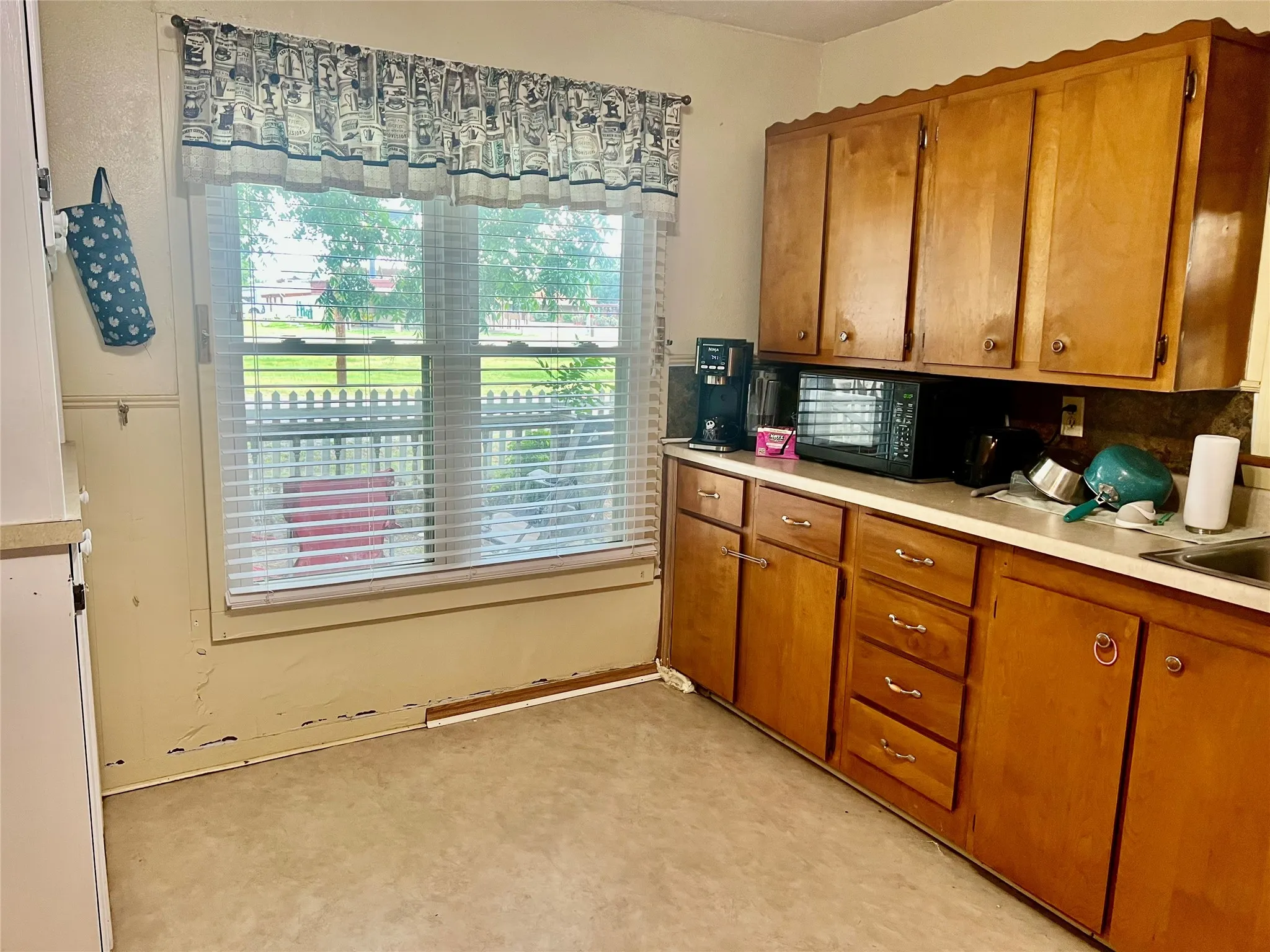 Single Family Residence For Sale in Erath County , 169 Glenn Street, Bluff Dale, Texas 76433, 2 Bedrooms, 2 Bathrooms, Garage spaces, 1,428 Sqft, built in 1940, Price $287,000, mls#21324196, Real Estate Agent in Bluff Dale, Homes For Sale in Erath county, Homes For Sale in Bluff Dale, Realtor in Bluff Dale Texas, Real Estate Brokerage Independent Realty Texas, Luminita Cordes Realtor