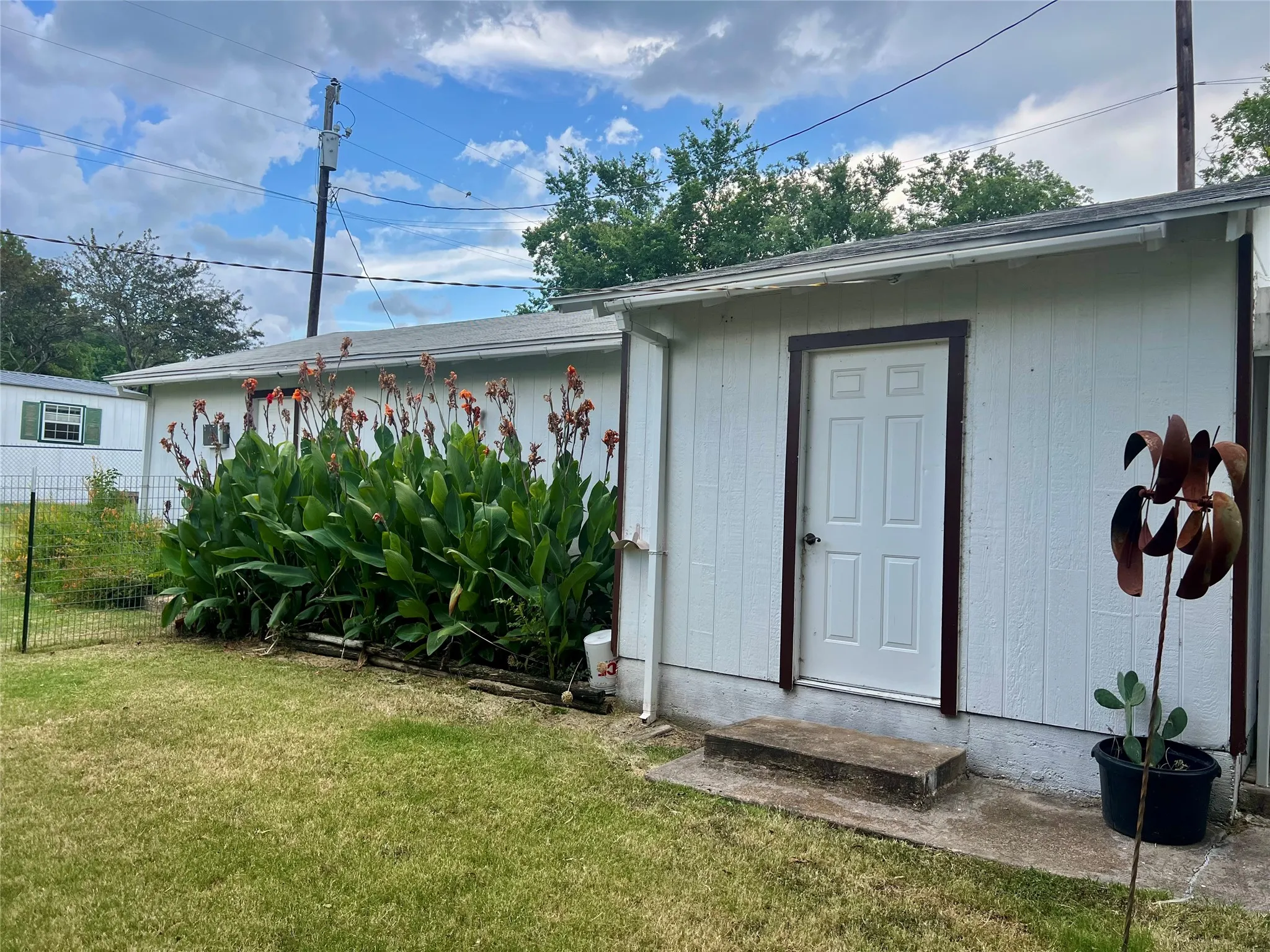 Single Family Residence For Sale in Erath County , 169 Glenn Street, Bluff Dale, Texas 76433, 2 Bedrooms, 2 Bathrooms, Garage spaces, 1,428 Sqft, built in 1940, Price $287,000, mls#21324196, Real Estate Agent in Bluff Dale, Homes For Sale in Erath county, Homes For Sale in Bluff Dale, Realtor in Bluff Dale Texas, Real Estate Brokerage Independent Realty Texas, Luminita Cordes Realtor