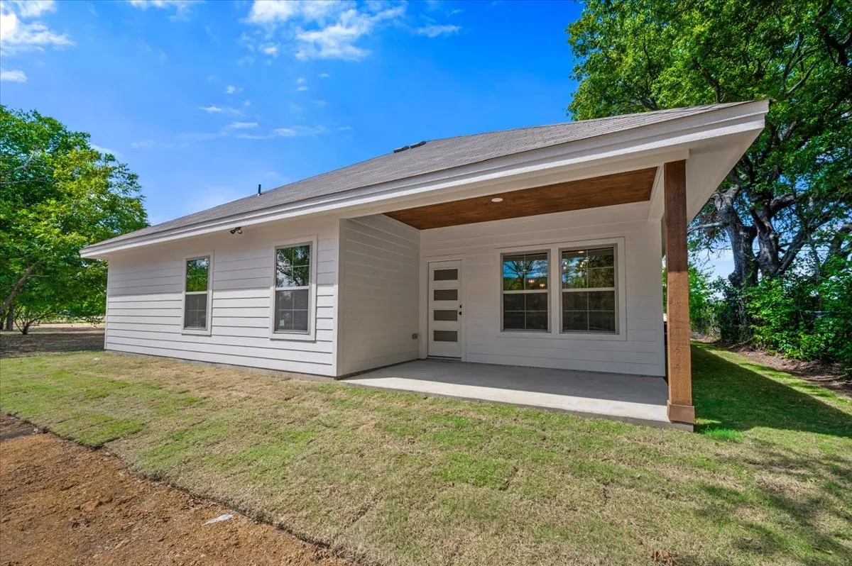 Single Family Residence For Sale in Johnson County , 1104 Boone Street, Cleburne, Texas 76031, 3 Bedroom, 2 Bathroom, 2 Garage spaces, 1,492 Sqft, built in 2026, mls#21324587, Real Estate Agent in Cleburne, Homes For Sale in Johnson county, Homes For Sale in Cleburne, Realtor in Cleburne Texas, Real Estate Brokerage Independent Realty Texas, Luminita Cordes Realtor