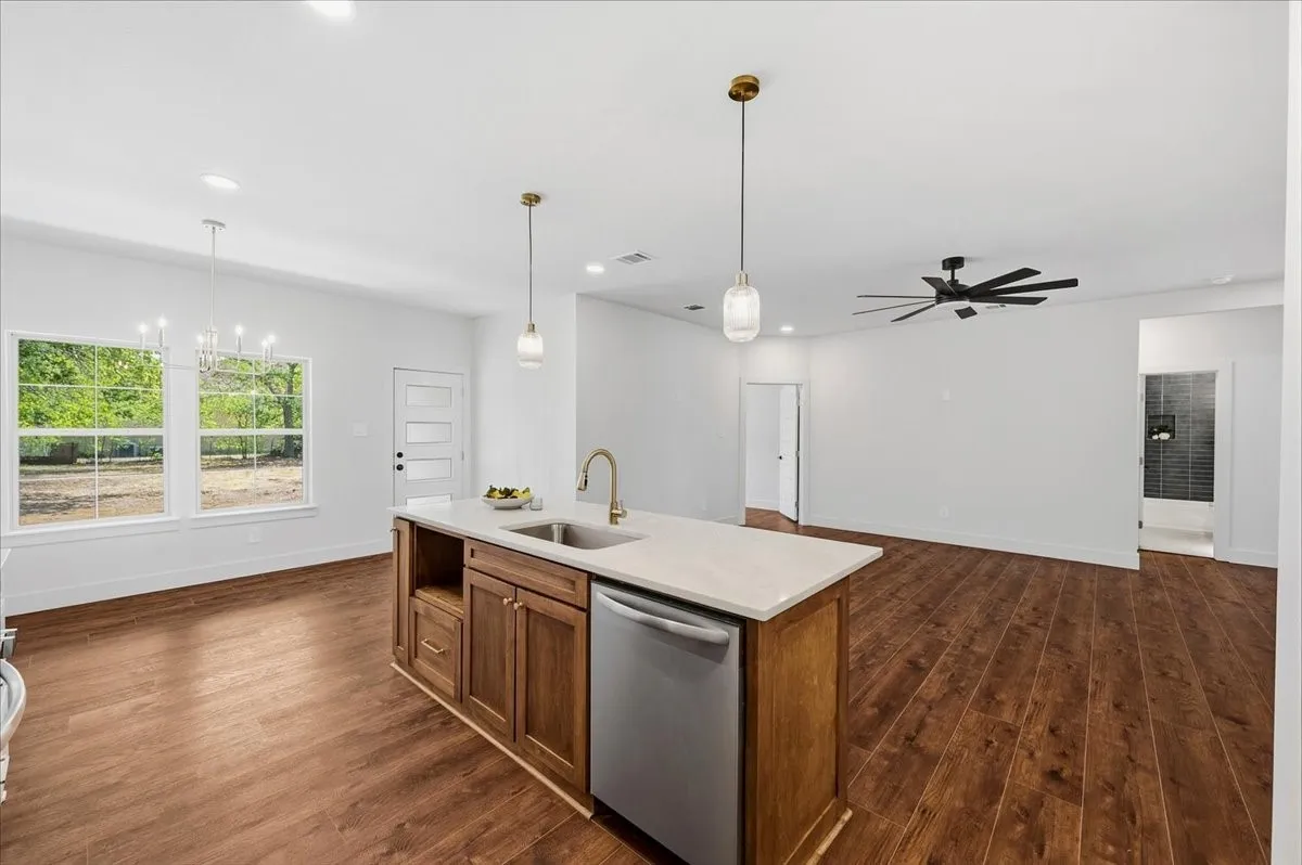 Single Family Residence For Sale in Johnson County , 1104 Boone Street, Cleburne, Texas 76031, 3 Bedroom, 2 Bathroom, 2 Garage spaces, 1,492 Sqft, built in 2026, mls#21324587, Real Estate Agent in Cleburne, Homes For Sale in Johnson county, Homes For Sale in Cleburne, Realtor in Cleburne Texas, Real Estate Brokerage Independent Realty Texas, Luminita Cordes Realtor