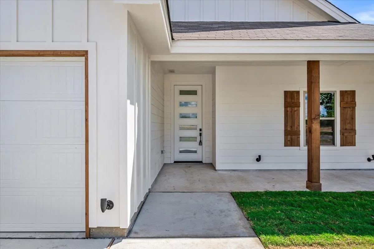 Single Family Residence For Sale in Johnson County , 1104 Boone Street, Cleburne, Texas 76031, 3 Bedroom, 2 Bathroom, 2 Garage spaces, 1,492 Sqft, built in 2026, mls#21324587, Real Estate Agent in Cleburne, Homes For Sale in Johnson county, Homes For Sale in Cleburne, Realtor in Cleburne Texas, Real Estate Brokerage Independent Realty Texas, Luminita Cordes Realtor