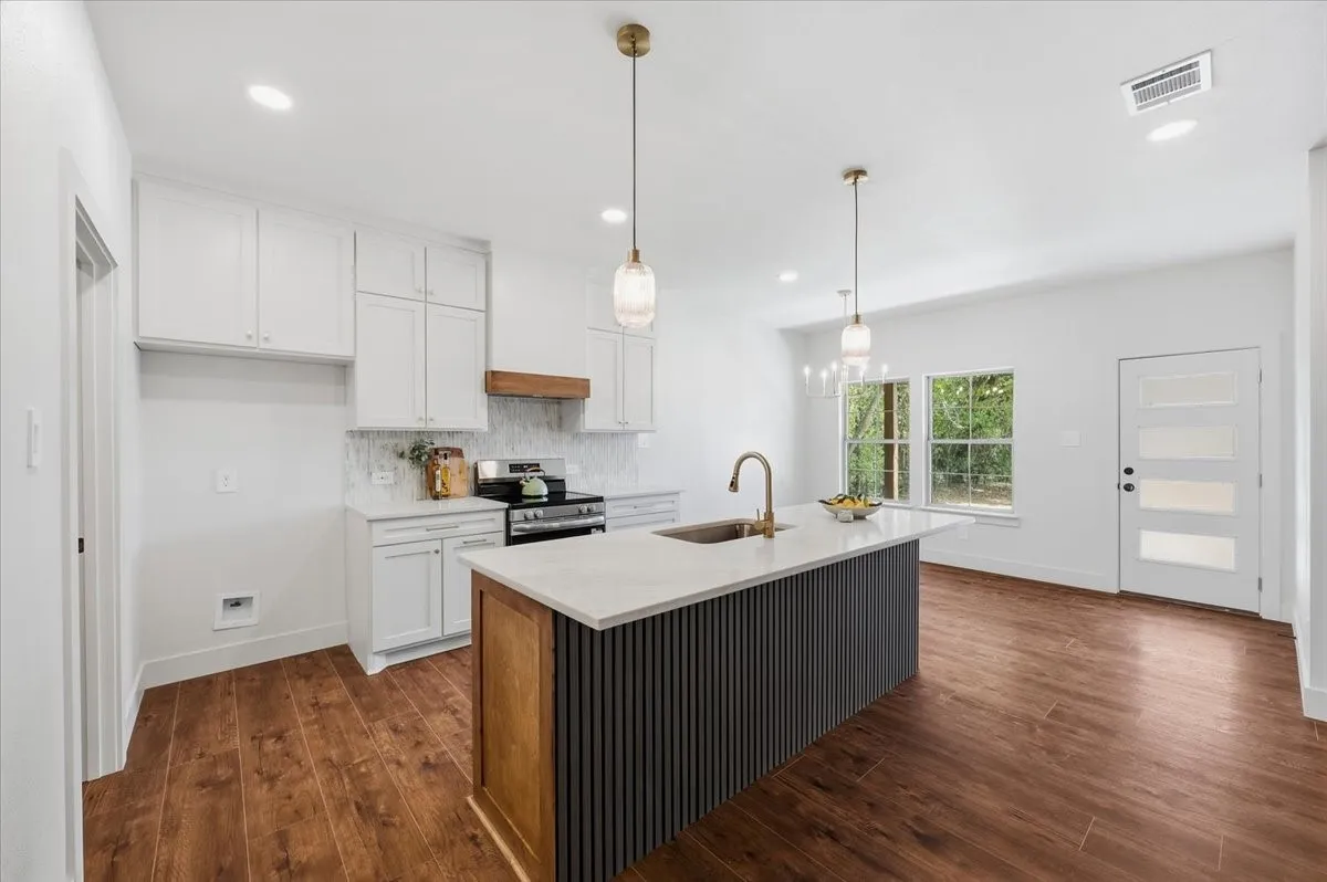 Single Family Residence For Sale in Johnson County , 1104 Boone Street, Cleburne, Texas 76031, 3 Bedroom, 2 Bathroom, 2 Garage spaces, 1,492 Sqft, built in 2026, mls#21324587, Real Estate Agent in Cleburne, Homes For Sale in Johnson county, Homes For Sale in Cleburne, Realtor in Cleburne Texas, Real Estate Brokerage Independent Realty Texas, Luminita Cordes Realtor