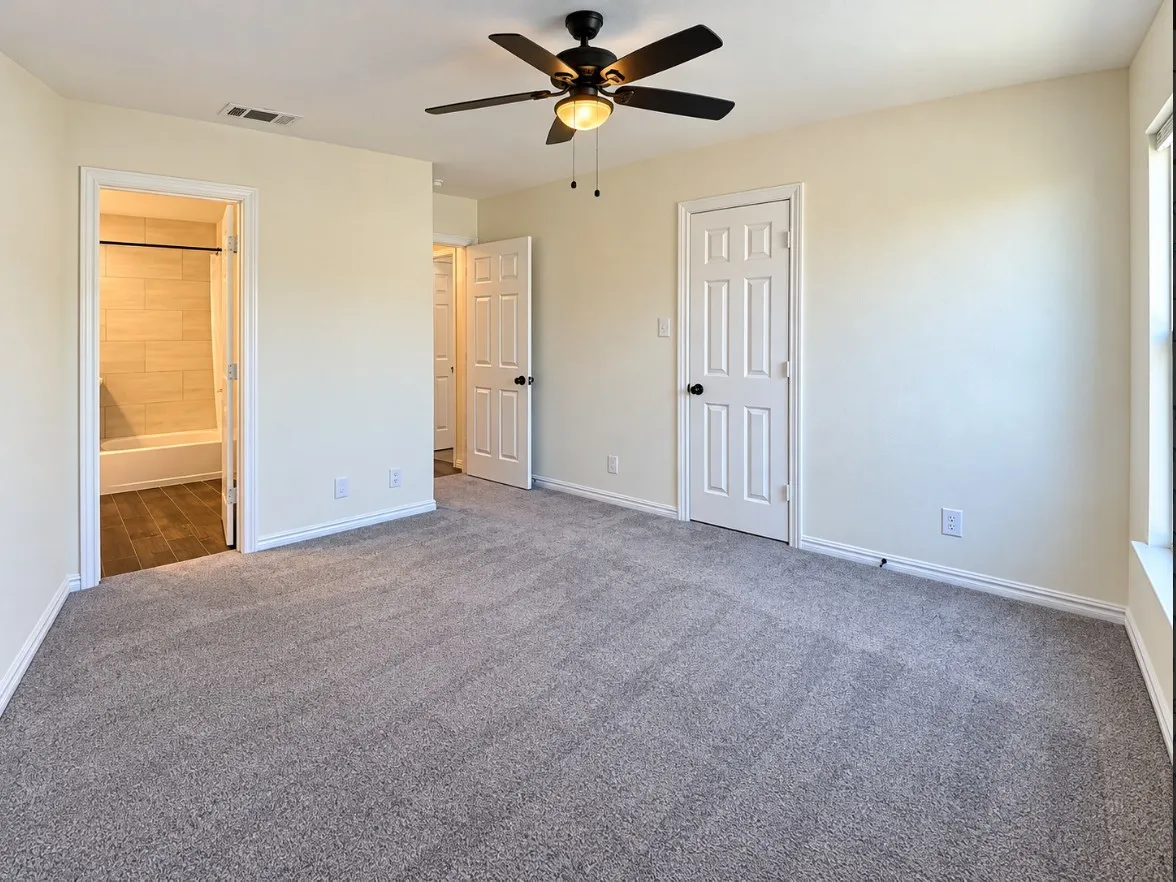 Condominium For Rent in Tarrant County , 1204 Calico Lane 721, Arlington, Texas 76011, 2 Bedroom, 1 Bathroom, Garage spaces, 963 Sqft, built in 1981, mls#21324638, Real Estate Agent in Arlington, Homes For Rent in Tarrant county, Homes For Rent in Arlington, Realtor in Arlington Texas, Real Estate Brokerage Independent Realty Texas, Luminita Cordes Realtor