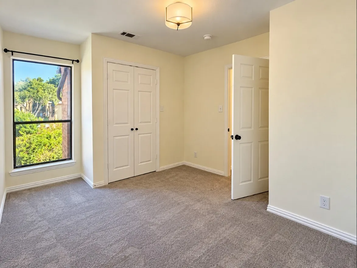 Condominium For Rent in Tarrant County , 1204 Calico Lane 721, Arlington, Texas 76011, 2 Bedroom, 1 Bathroom, Garage spaces, 963 Sqft, built in 1981, mls#21324638, Real Estate Agent in Arlington, Homes For Rent in Tarrant county, Homes For Rent in Arlington, Realtor in Arlington Texas, Real Estate Brokerage Independent Realty Texas, Luminita Cordes Realtor