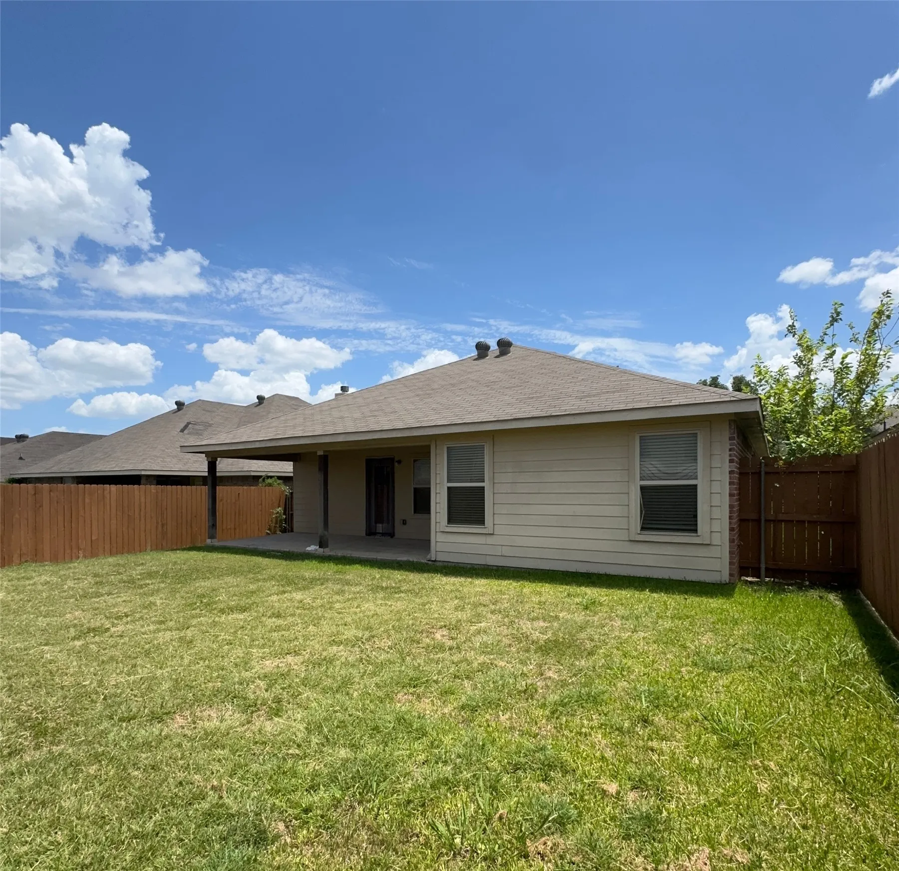 Single Family Residence For Sale in Tarrant County , 9932 Mount Pheasant Road, Fort Worth, Texas 76108, 4 Bedroom, 2 Bathroom, 2 Garage spaces, 1,866 Sqft, built in 2009, mls#21321878, Real Estate Agent in Fort Worth, Homes For Sale in Tarrant county, Homes For Sale in Fort Worth, Realtor in Fort Worth Texas, Real Estate Brokerage Independent Realty Texas, Luminita Cordes Realtor