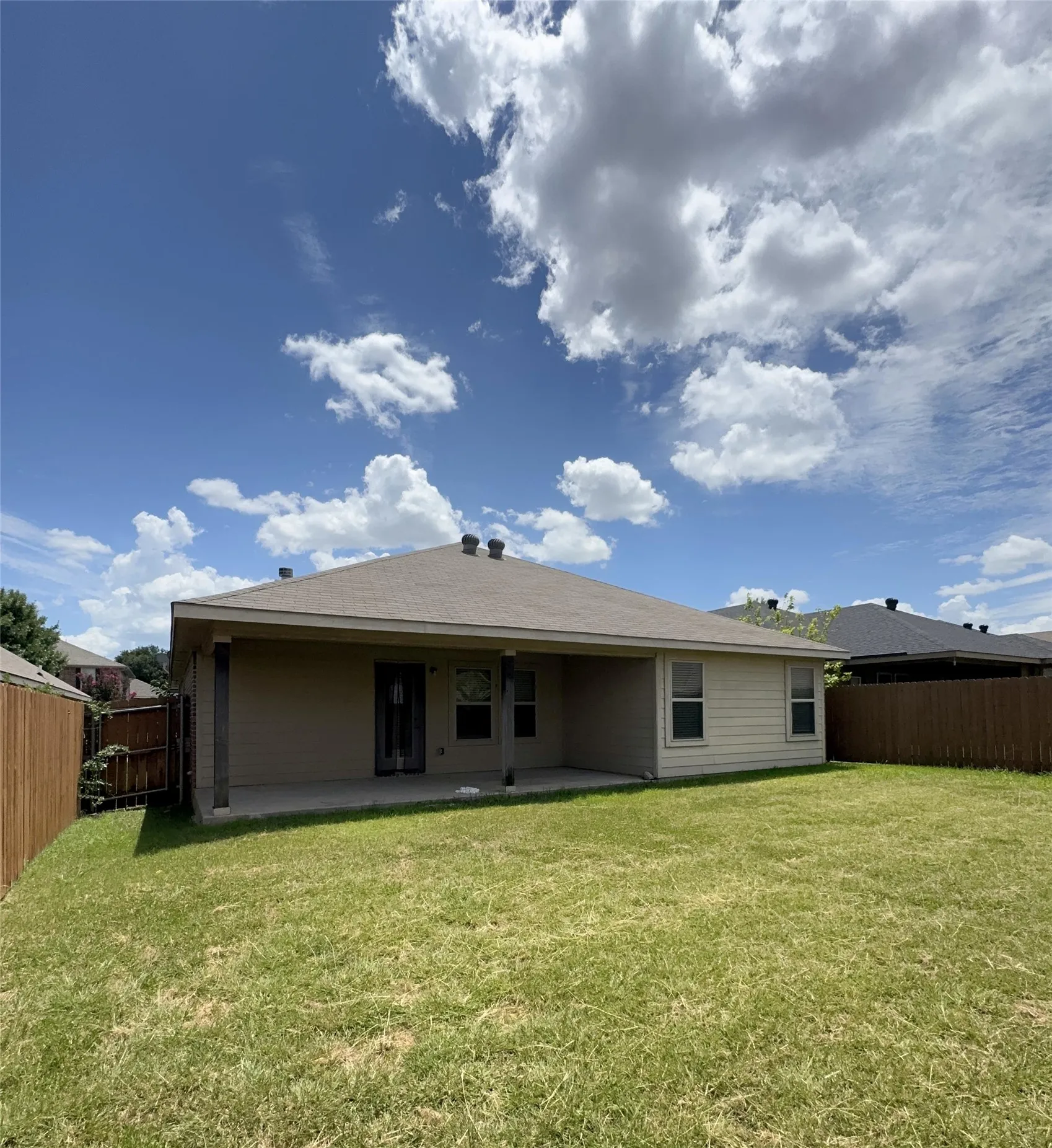 Single Family Residence For Sale in Tarrant County , 9932 Mount Pheasant Road, Fort Worth, Texas 76108, 4 Bedroom, 2 Bathroom, 2 Garage spaces, 1,866 Sqft, built in 2009, mls#21321878, Real Estate Agent in Fort Worth, Homes For Sale in Tarrant county, Homes For Sale in Fort Worth, Realtor in Fort Worth Texas, Real Estate Brokerage Independent Realty Texas, Luminita Cordes Realtor