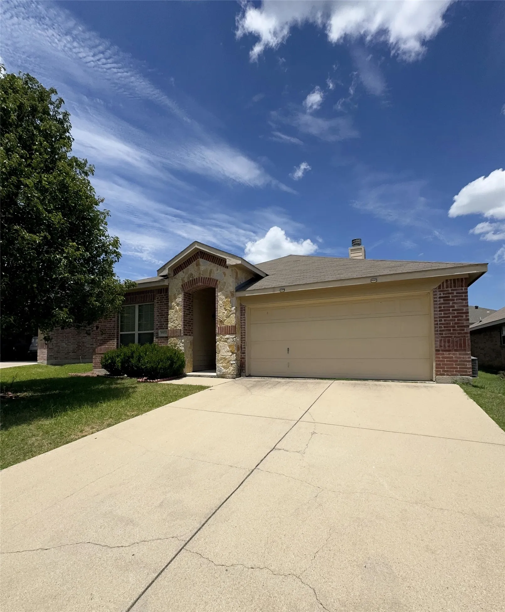 Single Family Residence For Sale in Tarrant County , 9932 Mount Pheasant Road, Fort Worth, Texas 76108, 4 Bedroom, 2 Bathroom, 2 Garage spaces, 1,866 Sqft, built in 2009, mls#21321878, Real Estate Agent in Fort Worth, Homes For Sale in Tarrant county, Homes For Sale in Fort Worth, Realtor in Fort Worth Texas, Real Estate Brokerage Independent Realty Texas, Luminita Cordes Realtor
