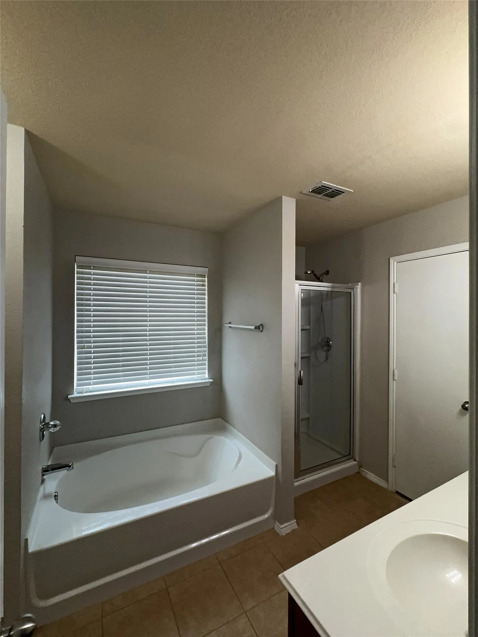 Single Family Residence For Sale in Tarrant County , 9932 Mount Pheasant Road, Fort Worth, Texas 76108, 4 Bedroom, 2 Bathroom, 2 Garage spaces, 1,866 Sqft, built in 2009, mls#21321878, Real Estate Agent in Fort Worth, Homes For Sale in Tarrant county, Homes For Sale in Fort Worth, Realtor in Fort Worth Texas, Real Estate Brokerage Independent Realty Texas, Luminita Cordes Realtor
