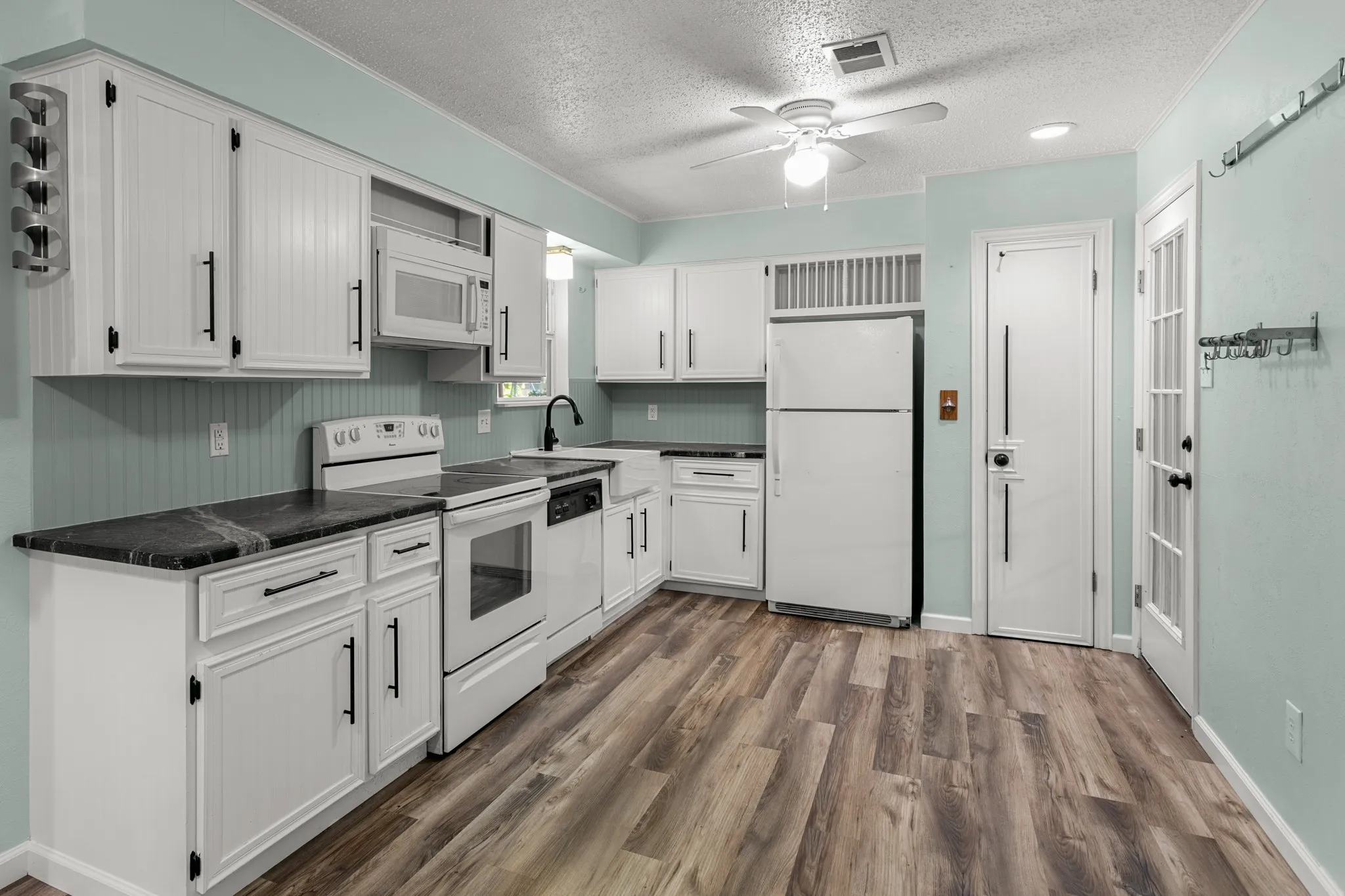 Single Family Residence For Sale in Denton County , 117 Bellaire Drive, Denton, Texas 76209, 3 Bedroom, 2 Bathroom, 2 Garage spaces, 1,164 Sqft, built in 1988, mls#21311658, Real Estate Agent in Denton, Homes For Sale in Denton county, Homes For Sale in Denton, Realtor in Denton Texas, Real Estate Brokerage Independent Realty Texas, Luminita Cordes Realtor