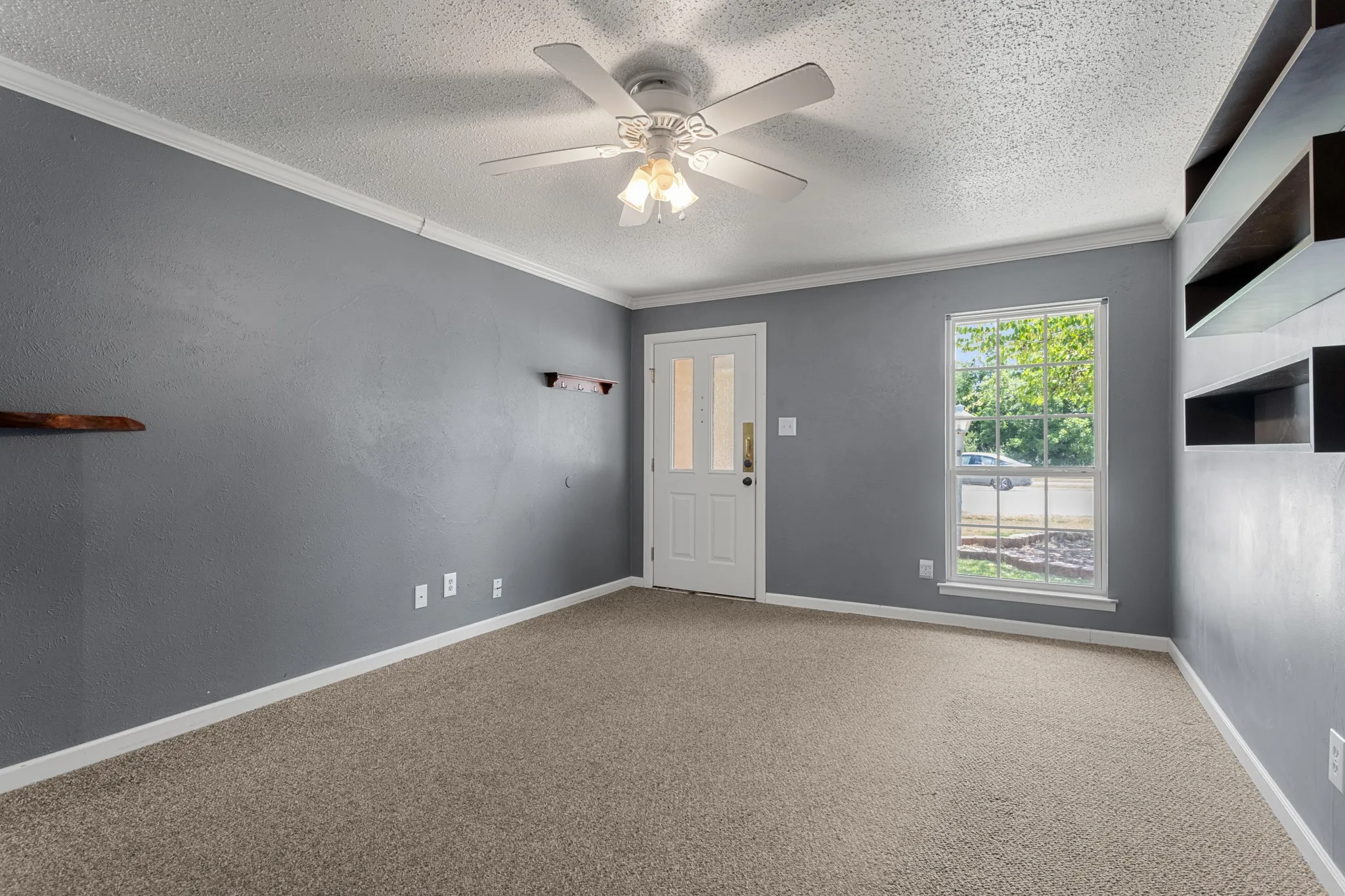 Single Family Residence For Sale in Denton County , 117 Bellaire Drive, Denton, Texas 76209, 3 Bedroom, 2 Bathroom, 2 Garage spaces, 1,164 Sqft, built in 1988, mls#21311658, Real Estate Agent in Denton, Homes For Sale in Denton county, Homes For Sale in Denton, Realtor in Denton Texas, Real Estate Brokerage Independent Realty Texas, Luminita Cordes Realtor