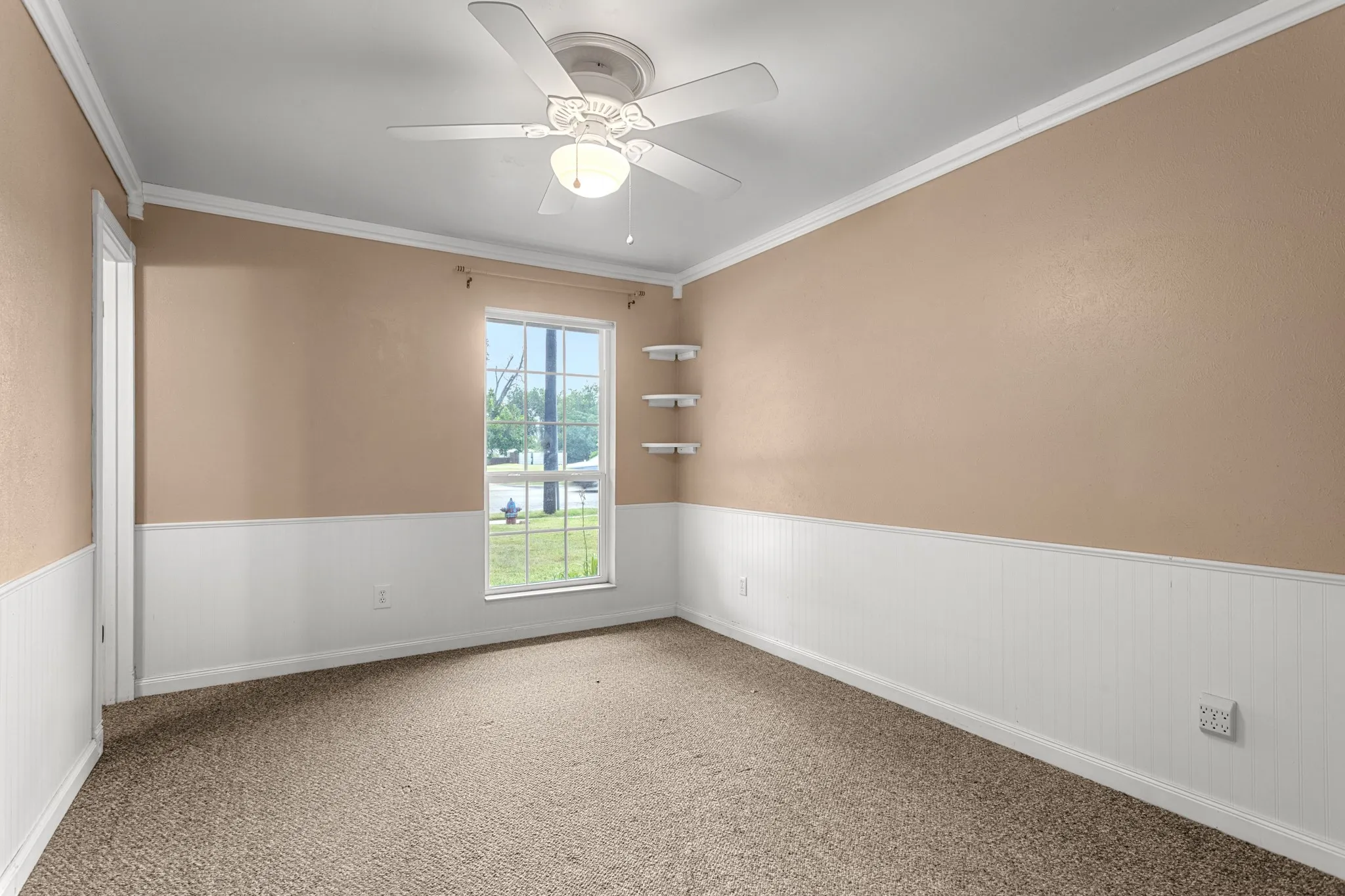 Single Family Residence For Sale in Denton County , 117 Bellaire Drive, Denton, Texas 76209, 3 Bedroom, 2 Bathroom, 2 Garage spaces, 1,164 Sqft, built in 1988, mls#21311658, Real Estate Agent in Denton, Homes For Sale in Denton county, Homes For Sale in Denton, Realtor in Denton Texas, Real Estate Brokerage Independent Realty Texas, Luminita Cordes Realtor
