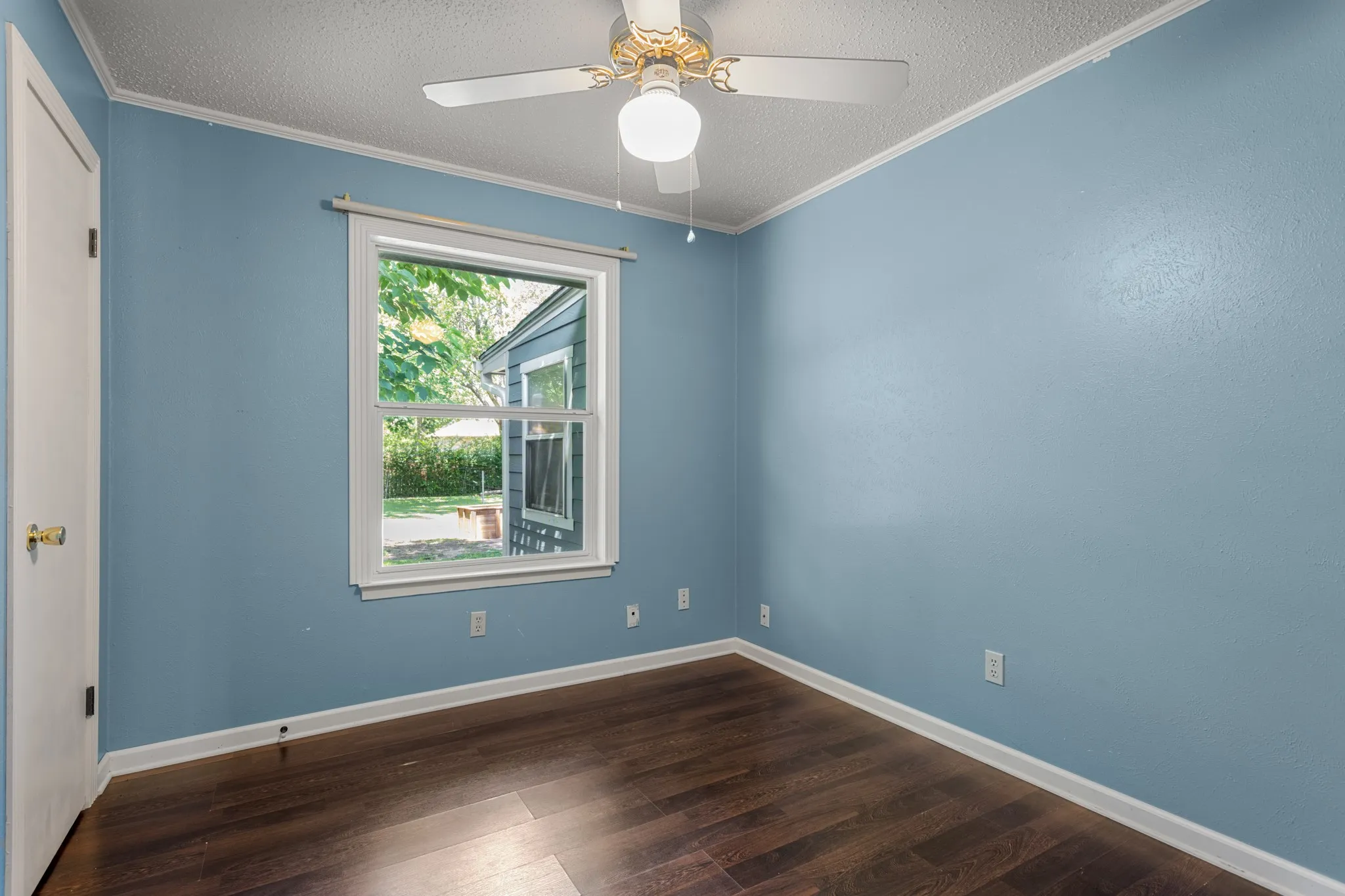 Single Family Residence For Sale in Denton County , 117 Bellaire Drive, Denton, Texas 76209, 3 Bedroom, 2 Bathroom, 2 Garage spaces, 1,164 Sqft, built in 1988, mls#21311658, Real Estate Agent in Denton, Homes For Sale in Denton county, Homes For Sale in Denton, Realtor in Denton Texas, Real Estate Brokerage Independent Realty Texas, Luminita Cordes Realtor