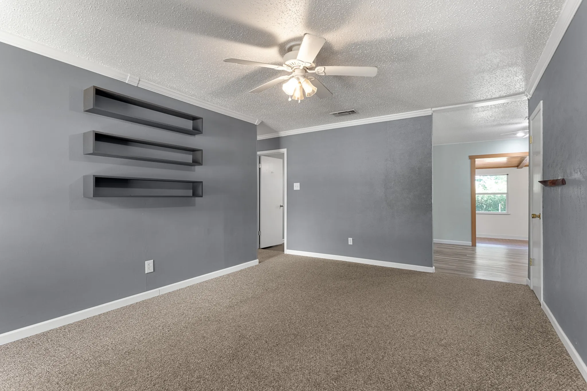 Single Family Residence For Sale in Denton County , 117 Bellaire Drive, Denton, Texas 76209, 3 Bedroom, 2 Bathroom, 2 Garage spaces, 1,164 Sqft, built in 1988, mls#21311658, Real Estate Agent in Denton, Homes For Sale in Denton county, Homes For Sale in Denton, Realtor in Denton Texas, Real Estate Brokerage Independent Realty Texas, Luminita Cordes Realtor