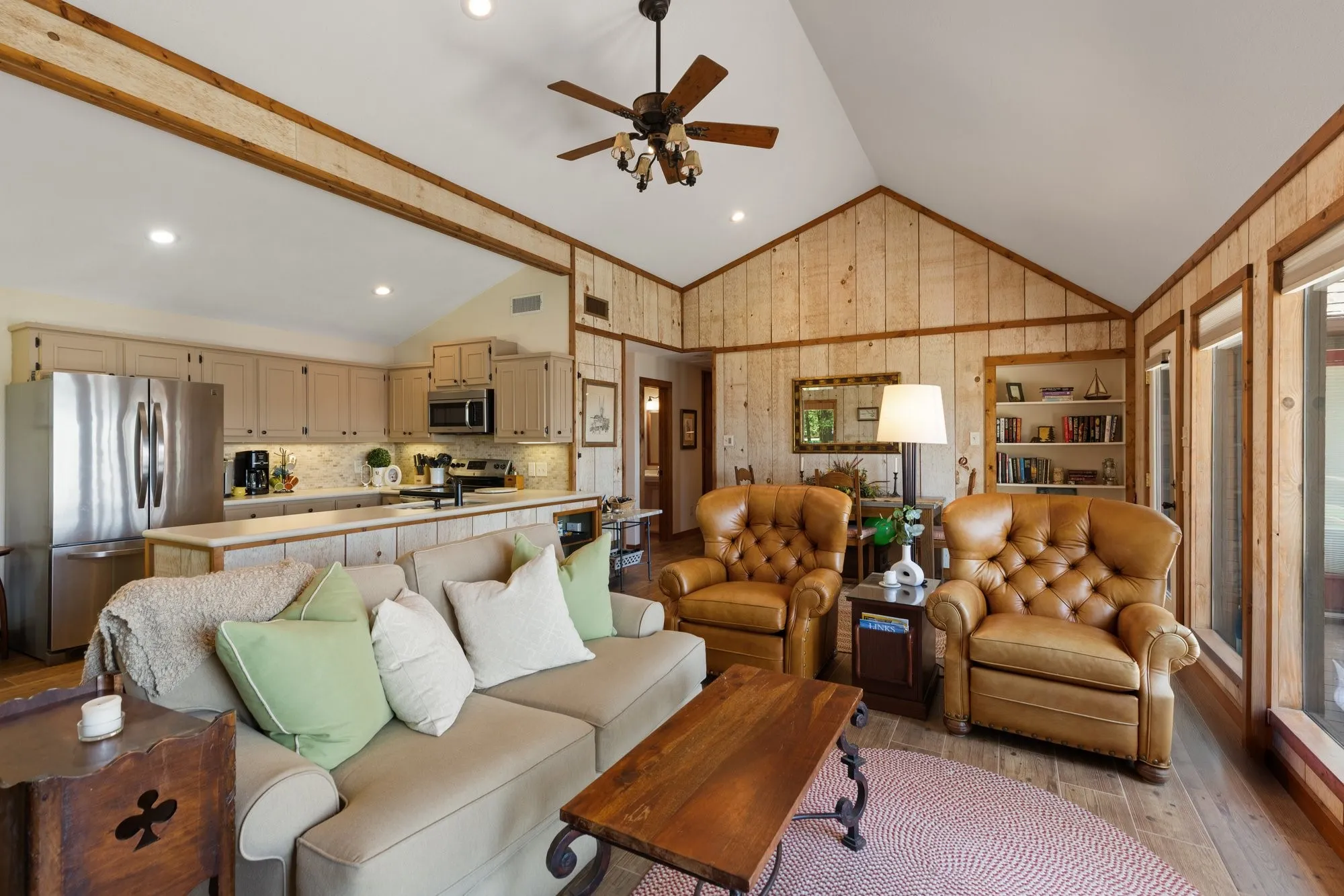 Single Family Residence For Sale in Franklin (TX) County , 400 Windy Point Drive, Mount Vernon, Texas 75457, 3 Bedroom, 3 Bathroom, 1 Garage spaces, 1,300 Sqft, built in 1987, mls#21324647, Real Estate Agent in Mount Vernon, Homes For Sale in Franklin (TX) county, Homes For Sale in Mount Vernon, Realtor in Mount Vernon Texas, Real Estate Brokerage Independent Realty Texas, Luminita Cordes Realtor