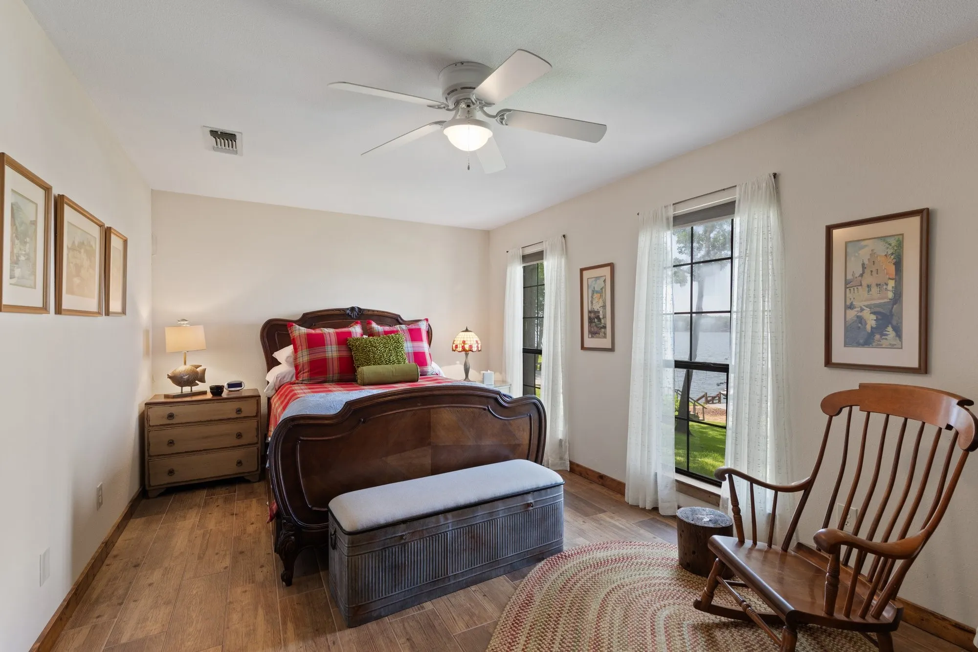 Single Family Residence For Sale in Franklin (TX) County , 400 Windy Point Drive, Mount Vernon, Texas 75457, 3 Bedroom, 3 Bathroom, 1 Garage spaces, 1,300 Sqft, built in 1987, mls#21324647, Real Estate Agent in Mount Vernon, Homes For Sale in Franklin (TX) county, Homes For Sale in Mount Vernon, Realtor in Mount Vernon Texas, Real Estate Brokerage Independent Realty Texas, Luminita Cordes Realtor