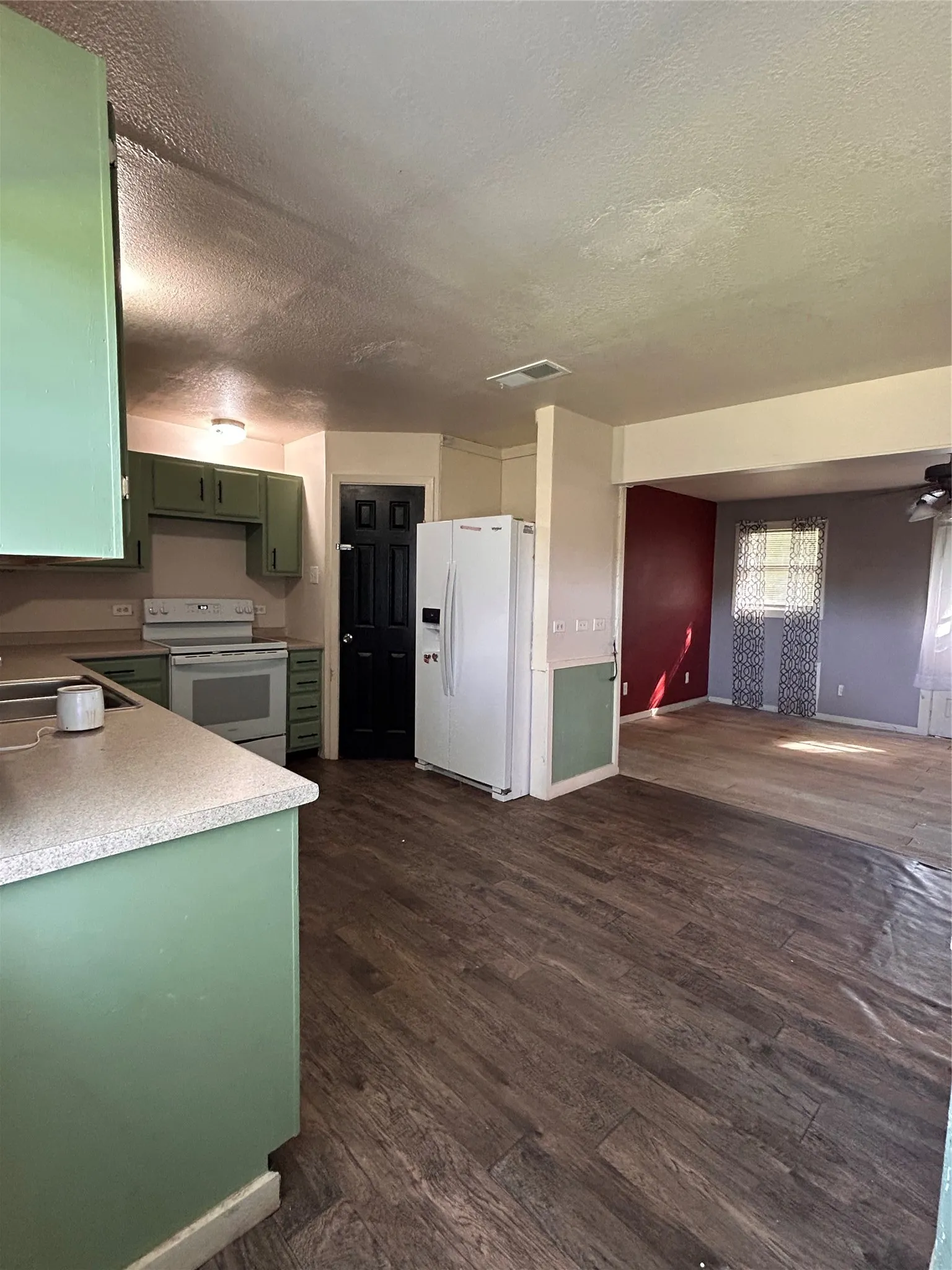 Single Family Residence For Sale in Van Zandt County , 130 CR 3821, Wills Point, Texas 75169, 2 Bedroom, 2 Bathroom, Garage spaces, 1,152 Sqft, built in 1993, mls#21324650, Real Estate Agent in Wills Point, Homes For Sale in Van Zandt county, Homes For Sale in Wills Point, Realtor in Wills Point Texas, Real Estate Brokerage Independent Realty Texas, Luminita Cordes Realtor