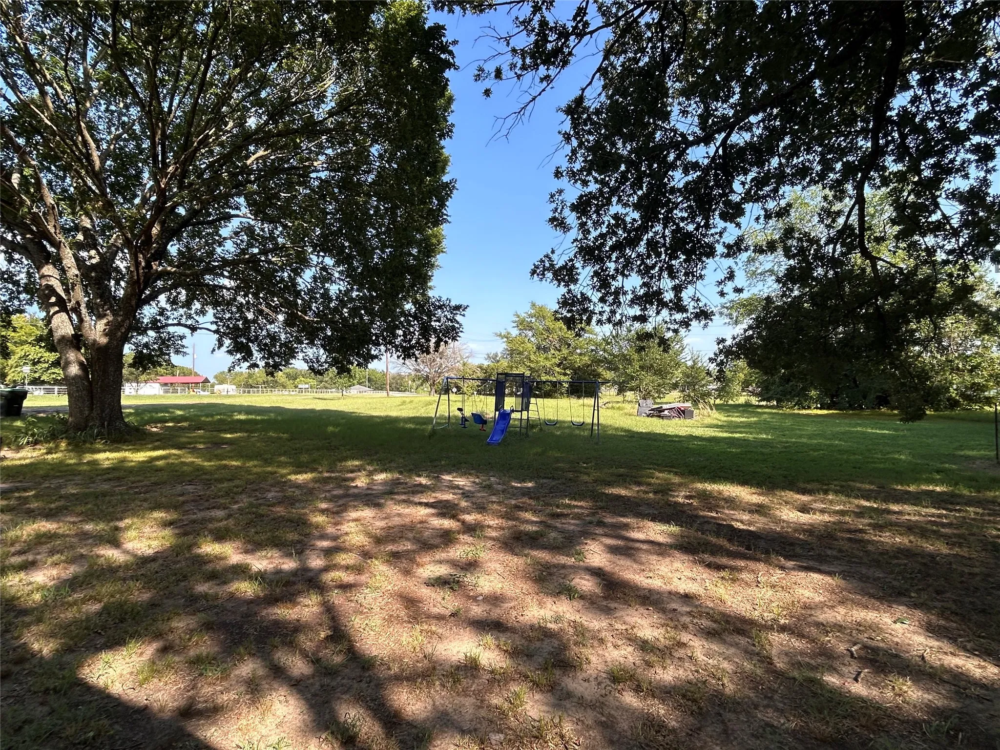 Single Family Residence For Sale in Van Zandt County , 130 CR 3821, Wills Point, Texas 75169, 2 Bedroom, 2 Bathroom, Garage spaces, 1,152 Sqft, built in 1993, mls#21324650, Real Estate Agent in Wills Point, Homes For Sale in Van Zandt county, Homes For Sale in Wills Point, Realtor in Wills Point Texas, Real Estate Brokerage Independent Realty Texas, Luminita Cordes Realtor