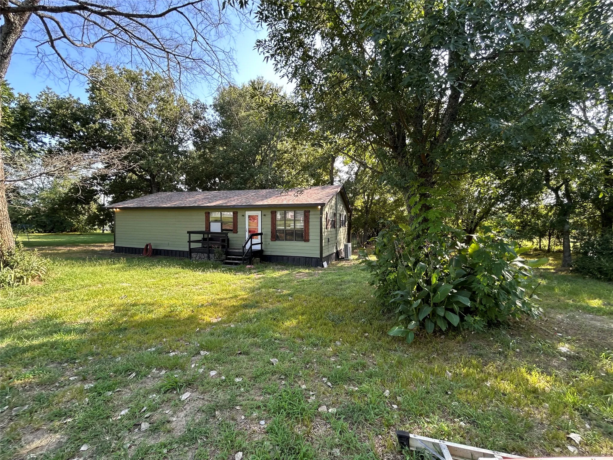 Single Family Residence For Sale in Van Zandt County , 130 CR 3821, Wills Point, Texas 75169, 2 Bedroom, 2 Bathroom, Garage spaces, 1,152 Sqft, built in 1993, mls#21324650, Real Estate Agent in Wills Point, Homes For Sale in Van Zandt county, Homes For Sale in Wills Point, Realtor in Wills Point Texas, Real Estate Brokerage Independent Realty Texas, Luminita Cordes Realtor