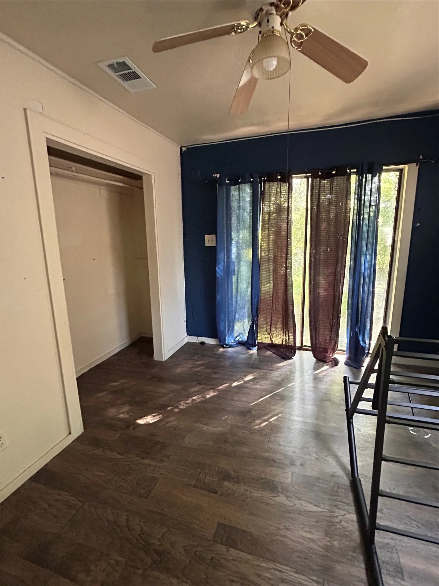Single Family Residence For Sale in Van Zandt County , 130 CR 3821, Wills Point, Texas 75169, 2 Bedroom, 2 Bathroom, Garage spaces, 1,152 Sqft, built in 1993, mls#21324650, Real Estate Agent in Wills Point, Homes For Sale in Van Zandt county, Homes For Sale in Wills Point, Realtor in Wills Point Texas, Real Estate Brokerage Independent Realty Texas, Luminita Cordes Realtor
