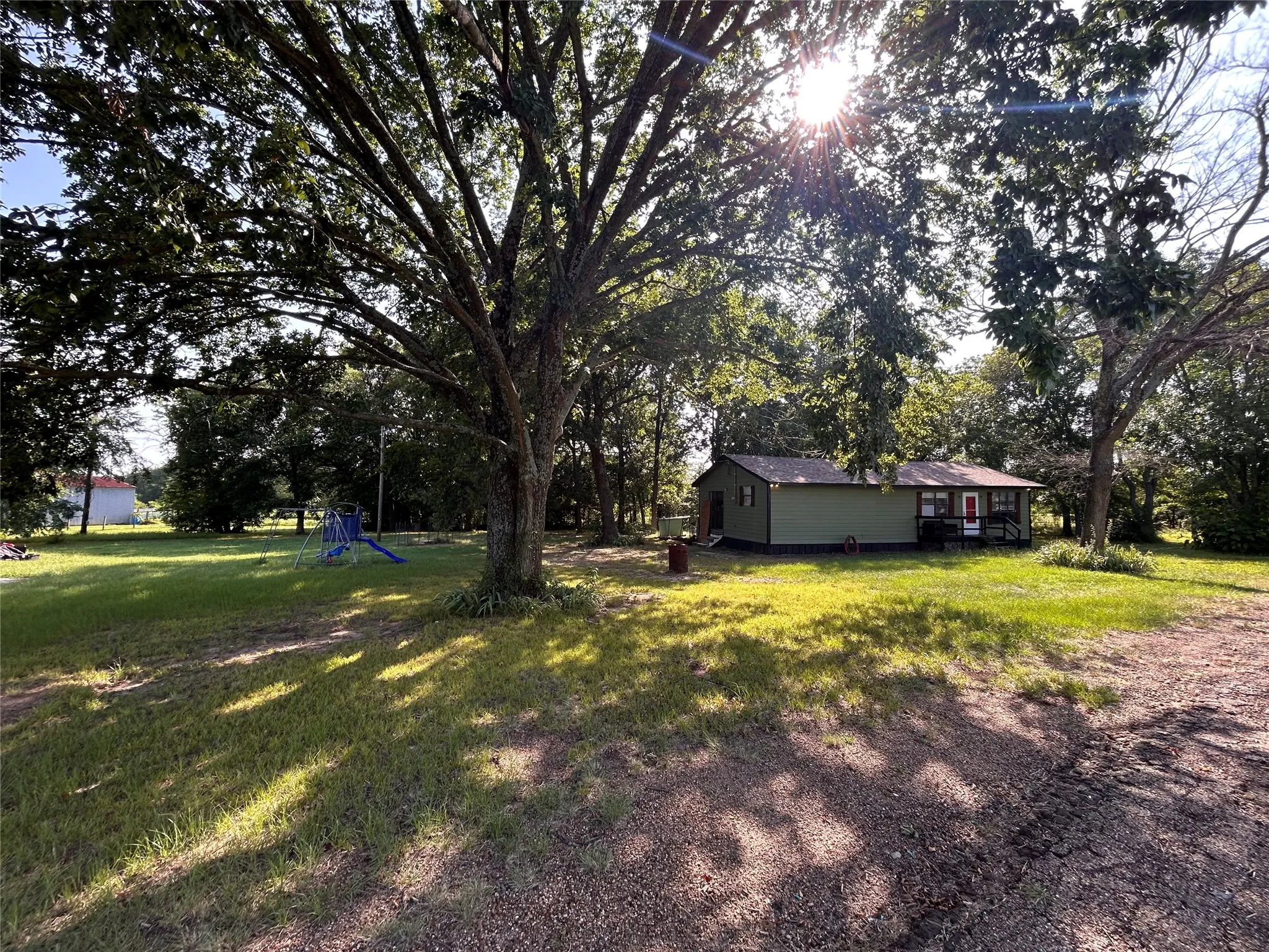 Single Family Residence For Sale in Van Zandt County , 130 CR 3821, Wills Point, Texas 75169, 2 Bedroom, 2 Bathroom, Garage spaces, 1,152 Sqft, built in 1993, mls#21324650, Real Estate Agent in Wills Point, Homes For Sale in Van Zandt county, Homes For Sale in Wills Point, Realtor in Wills Point Texas, Real Estate Brokerage Independent Realty Texas, Luminita Cordes Realtor