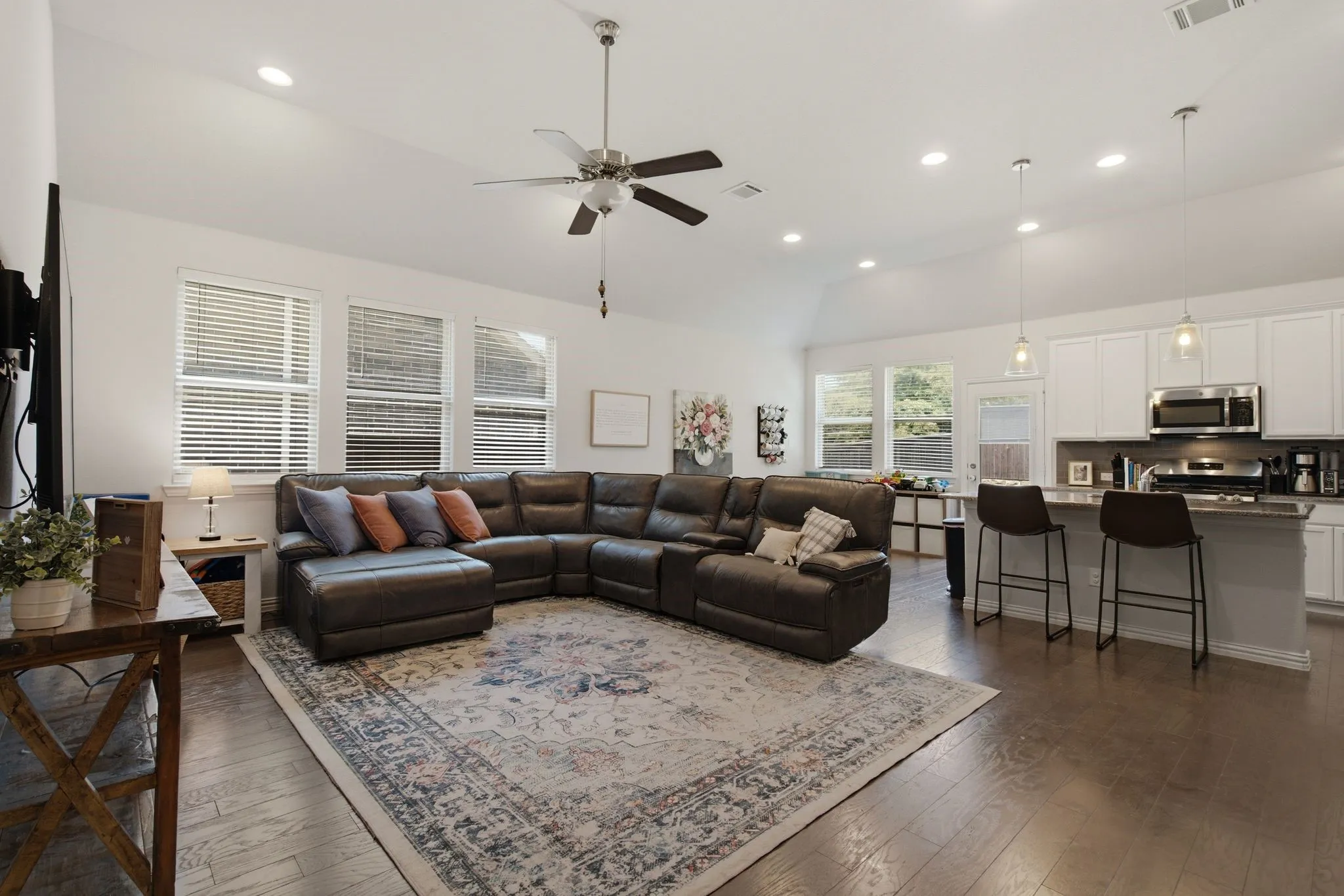 Single Family Residence For Rent in Collin County , 716 Monarch Lane, Celina, Texas 75009, 4 Bedroom, 2 Bathroom, 2 Garage spaces, 1,840 Sqft, built in 2018, mls#21324430, Real Estate Agent in Celina, Homes For Rent in Collin county, Homes For Rent in Celina, Realtor in Celina Texas, Real Estate Brokerage Independent Realty Texas, Luminita Cordes Realtor