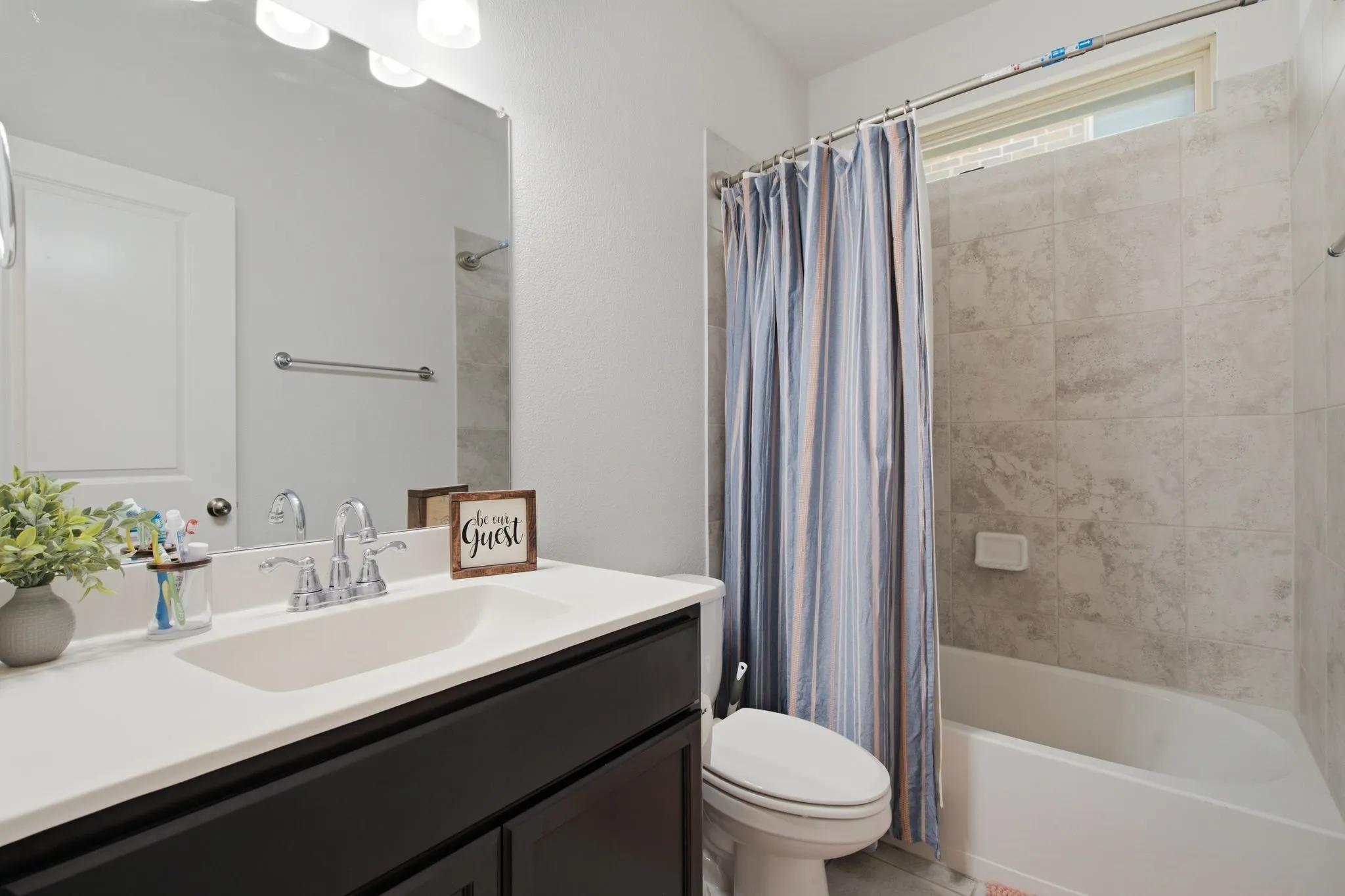 Single Family Residence For Rent in Collin County , 716 Monarch Lane, Celina, Texas 75009, 4 Bedroom, 2 Bathroom, 2 Garage spaces, 1,840 Sqft, built in 2018, mls#21324430, Real Estate Agent in Celina, Homes For Rent in Collin county, Homes For Rent in Celina, Realtor in Celina Texas, Real Estate Brokerage Independent Realty Texas, Luminita Cordes Realtor