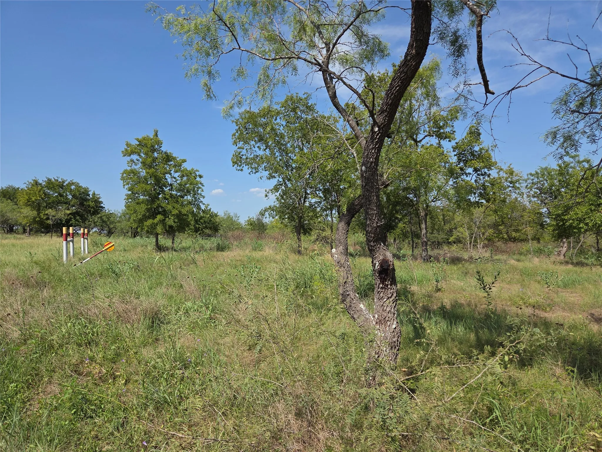 Peaceful rural living is just minutes from Corsicana with convenient access to Highway 31 and Interstate 45.