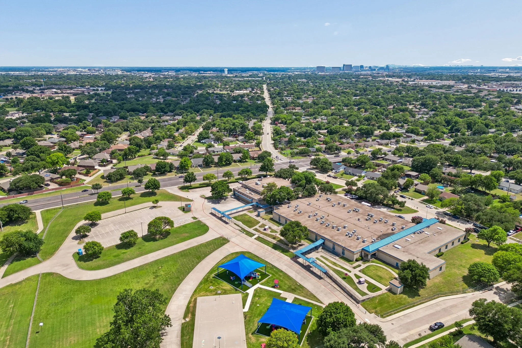 Single Family Residence For Sale in Collin County , 3352 Buckingham Lane, Plano, Texas 75074, 3 Bedroom, 2 Bathroom, Garage spaces, 1,556 Sqft, built in 1972, mls#21309293, Real Estate Agent in Plano, Homes For Sale in Collin county, Homes For Sale in Plano, Realtor in Plano Texas, Real Estate Brokerage Independent Realty Texas, Luminita Cordes Realtor