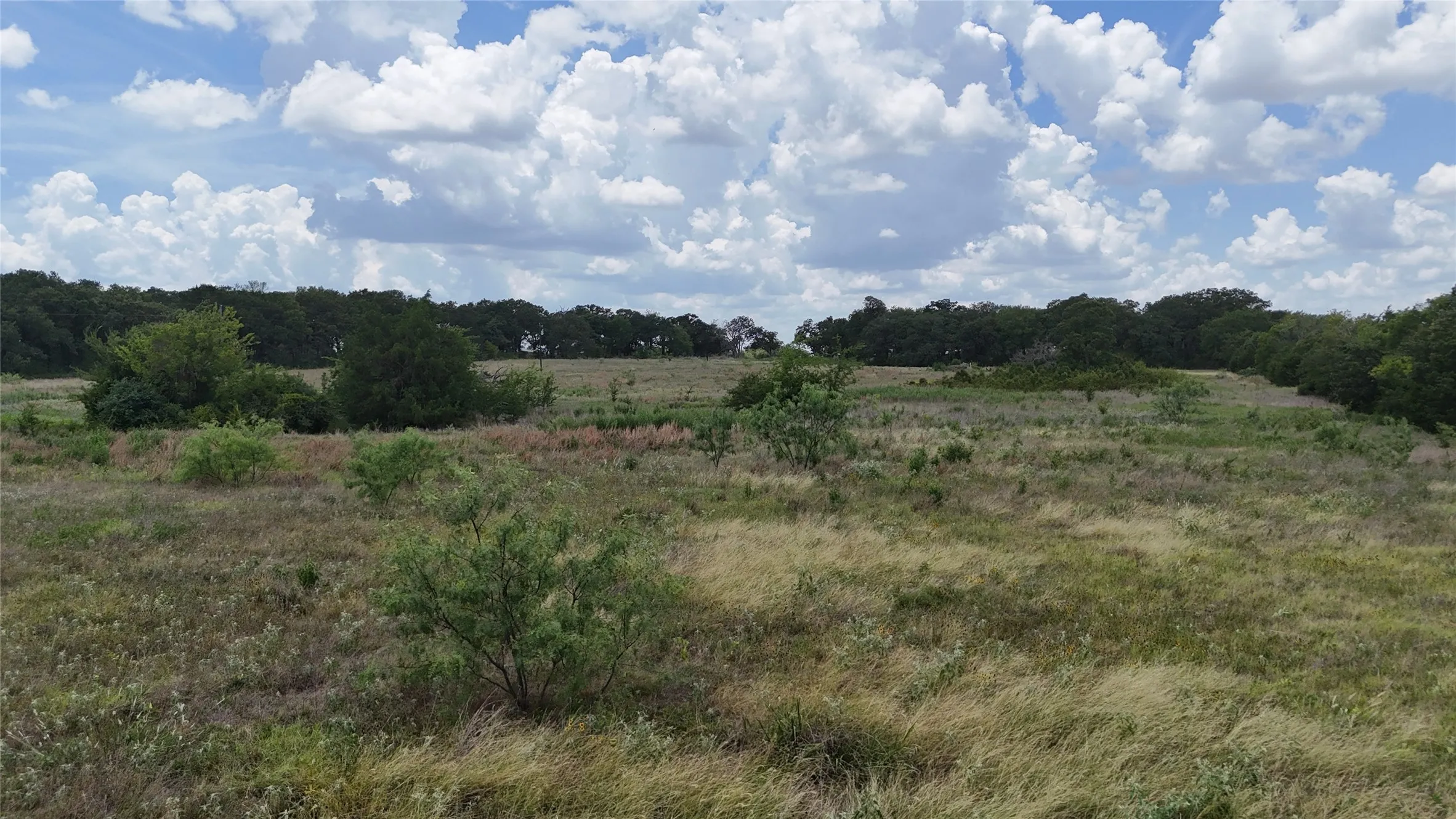 With no HOA, this acreage offers added flexibility for your future home and lifestyle goals.
