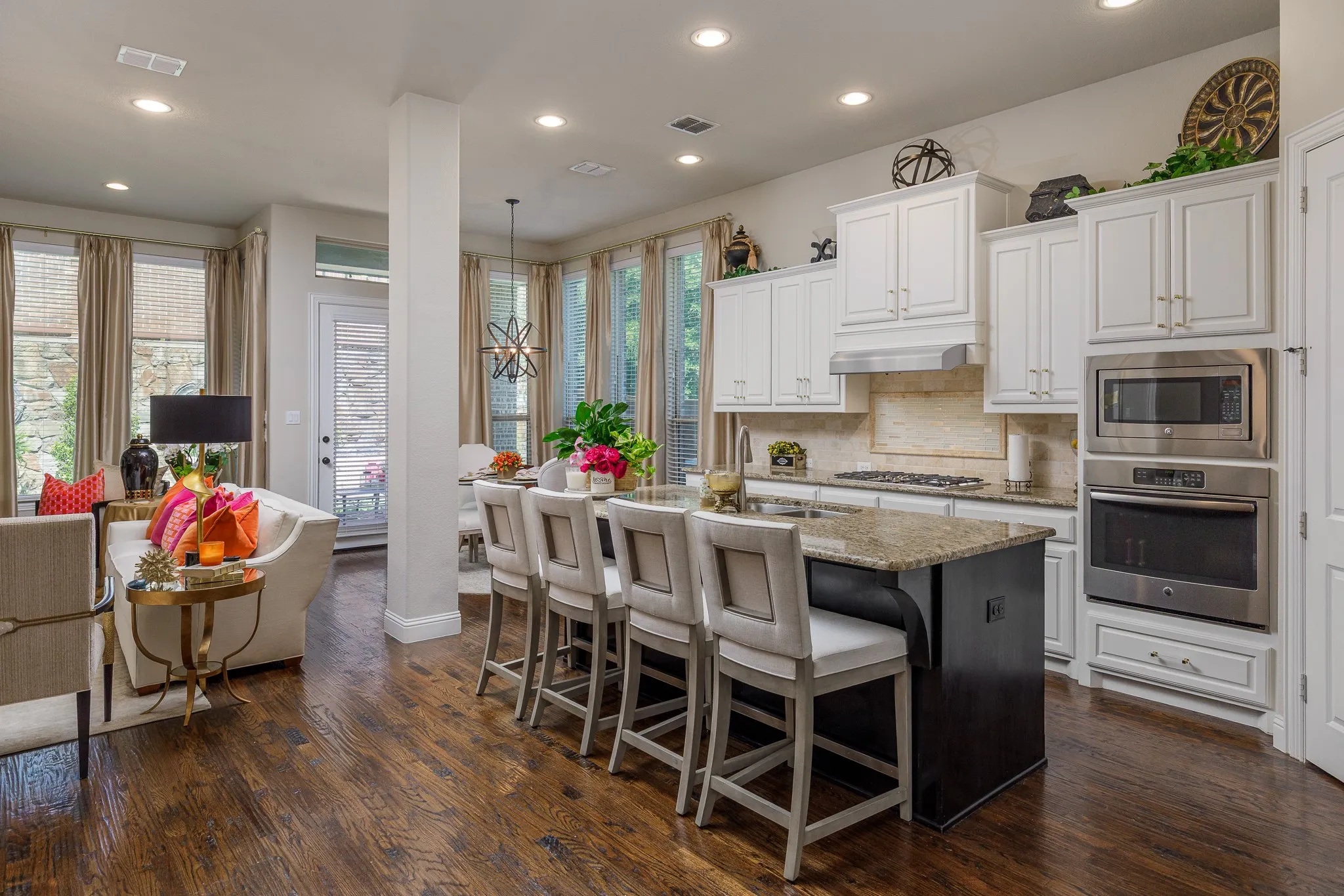 Single Family Residence For Sale in Collin County , 912 Snyder Drive, Mc Kinney, Texas 75072, 3 Bedroom, 2 Bathroom, 2 Garage spaces, 2,465 Sqft, built in 2015, mls#21322163, Real Estate Agent in Mc Kinney, Homes For Sale in Collin county, Homes For Sale in Mc Kinney, Realtor in Mc Kinney Texas, Real Estate Brokerage Independent Realty Texas, Luminita Cordes Realtor