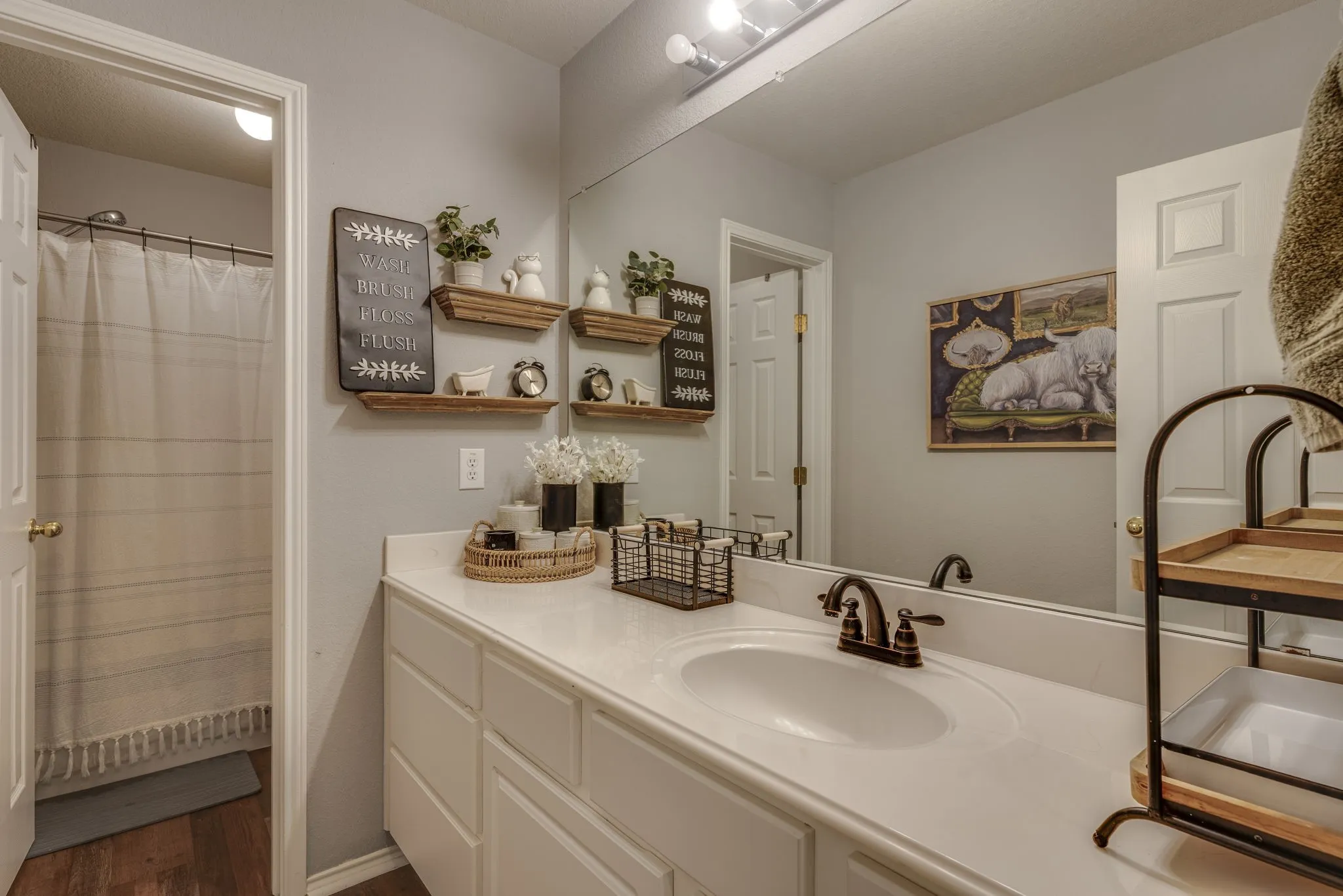 Single Family Residence For Sale in Tarrant County , 304 Mary Kay Court, Burleson, Texas 76028, 3 Bedroom, 2 Bathroom, 2 Garage spaces, 1,679 Sqft, built in 2003, mls#21324116, Real Estate Agent in Burleson, Homes For Sale in Tarrant county, Homes For Sale in Burleson, Realtor in Burleson Texas, Real Estate Brokerage Independent Realty Texas, Luminita Cordes Realtor