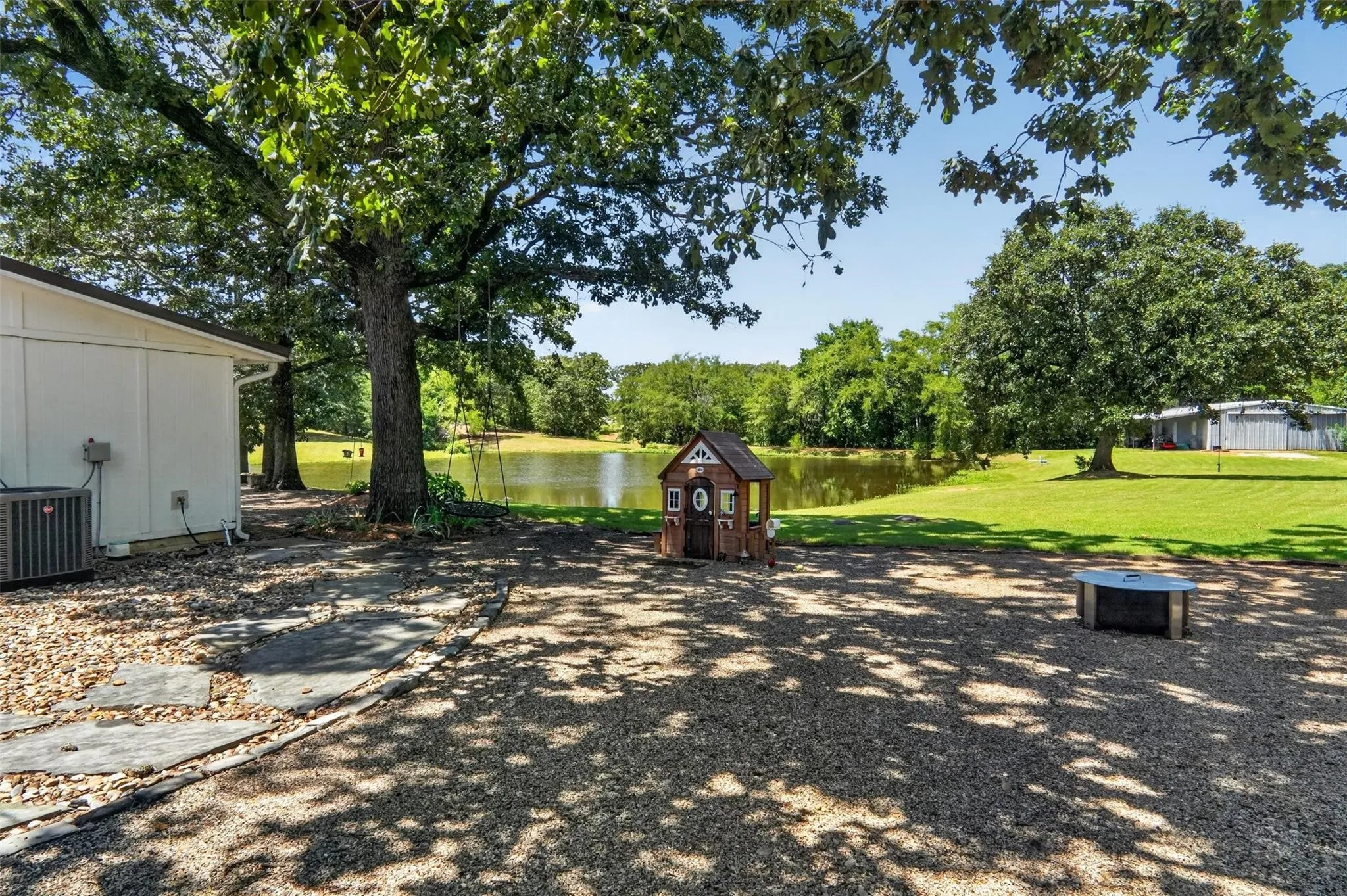 Single Family Residence For Sale in Lamar County , 7837 Farm Road 2648, Paris, Texas 75462, 5 Bedroom, 3 Bathroom, 3 Garage spaces, 3,393 Sqft, built in 1982, mls#21322809, Real Estate Agent in Paris, Homes For Sale in Lamar county, Homes For Sale in Paris, Realtor in Paris Texas, Real Estate Brokerage Independent Realty Texas, Luminita Cordes Realtor