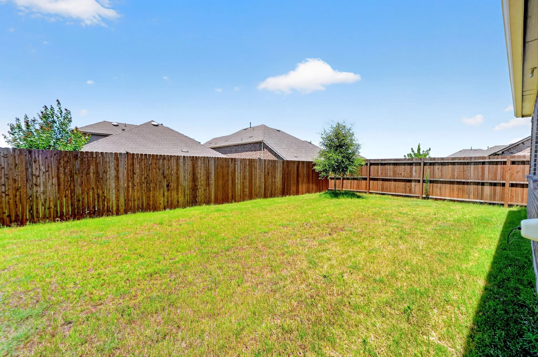 Single Family Residence For Sale in Denton County , 10105 Sunnyview Lane, Aubrey, Texas 76227, 3 Bedroom, 2 Bathroom, 2 Garage spaces, 1,781 Sqft, built in 2024, mls#21324107, Real Estate Agent in Aubrey, Homes For Sale in Denton county, Homes For Sale in Aubrey, Realtor in Aubrey Texas, Real Estate Brokerage Independent Realty Texas, Luminita Cordes Realtor