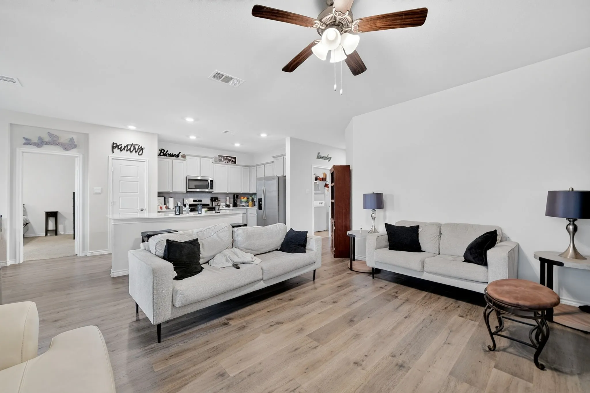 Single Family Residence For Sale in Denton County , 10105 Sunnyview Lane, Aubrey, Texas 76227, 3 Bedroom, 2 Bathroom, 2 Garage spaces, 1,781 Sqft, built in 2024, mls#21324107, Real Estate Agent in Aubrey, Homes For Sale in Denton county, Homes For Sale in Aubrey, Realtor in Aubrey Texas, Real Estate Brokerage Independent Realty Texas, Luminita Cordes Realtor