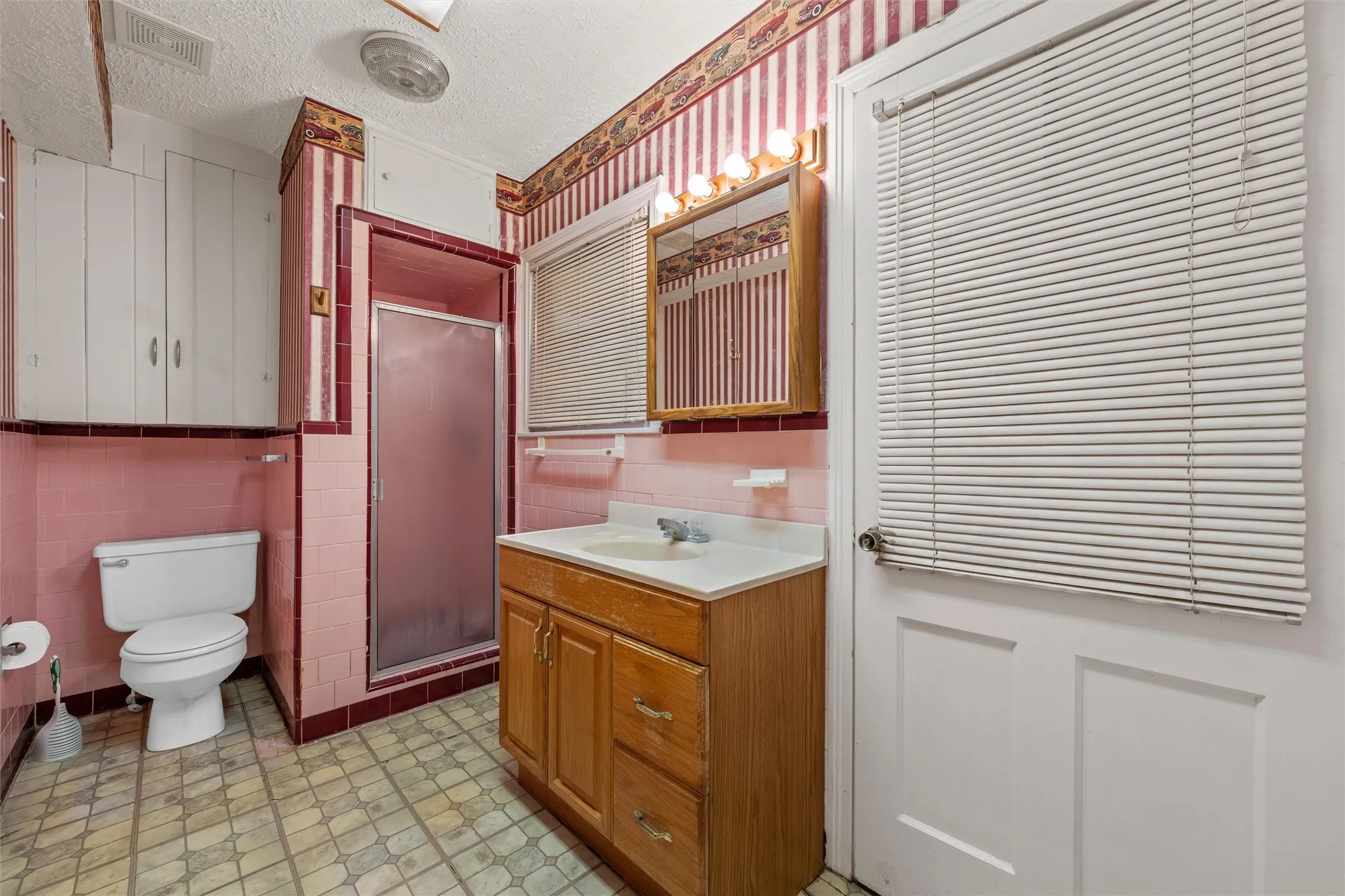 Single Family Residence For Sale in Mc Lennan County , 207 N Marable Street, West, Texas 76691, 3 Bedrooms, 2 Bathrooms, 2 Garage spaces, 1,721 Sqft, built in 1950, Price $239,900, mls#21323400, Real Estate Agent in West, Homes For Sale in Mc Lennan county, Homes For Sale in West, Realtor in West Texas, Real Estate Brokerage Independent Realty Texas, Luminita Cordes Realtor