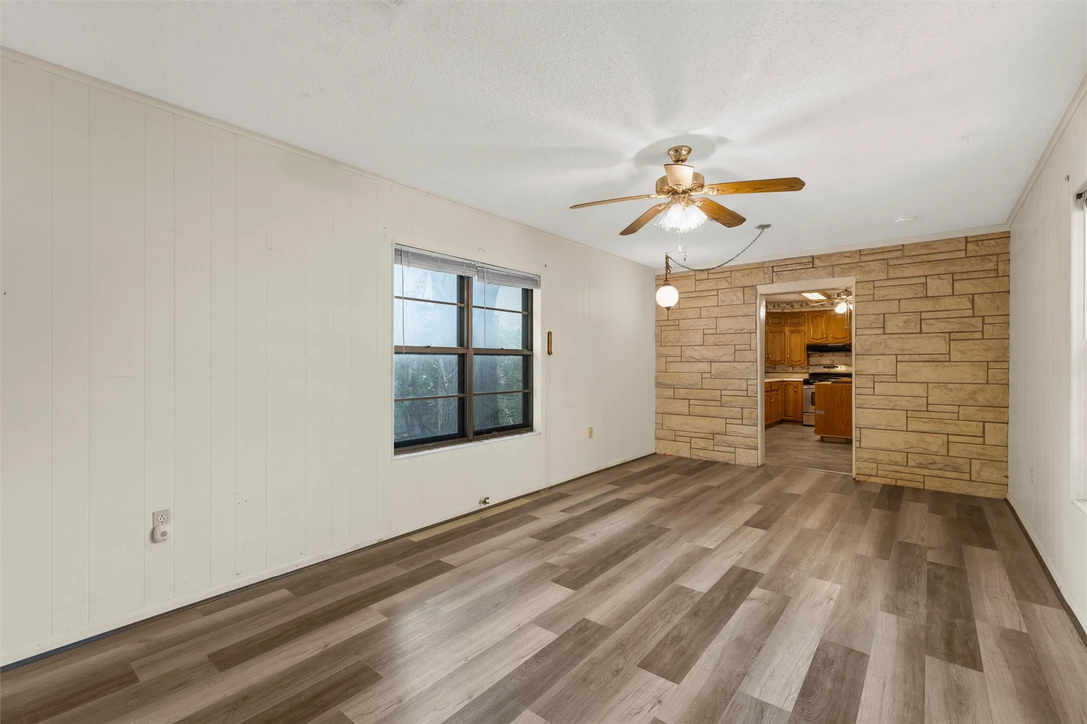 Single Family Residence For Sale in Mc Lennan County , 207 N Marable Street, West, Texas 76691, 3 Bedrooms, 2 Bathrooms, 2 Garage spaces, 1,721 Sqft, built in 1950, Price $239,900, mls#21323400, Real Estate Agent in West, Homes For Sale in Mc Lennan county, Homes For Sale in West, Realtor in West Texas, Real Estate Brokerage Independent Realty Texas, Luminita Cordes Realtor