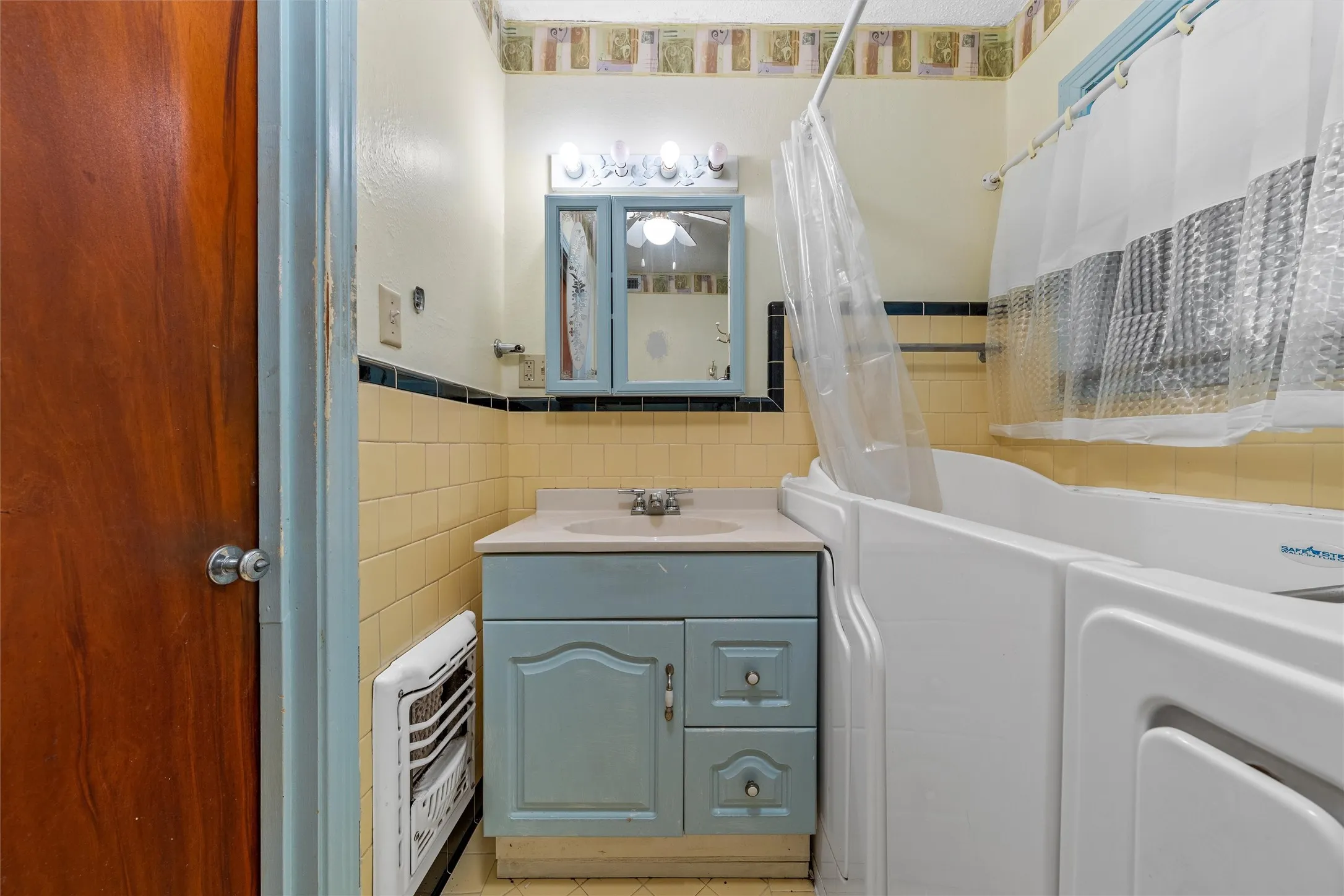 Single Family Residence For Sale in Mc Lennan County , 207 N Marable Street, West, Texas 76691, 3 Bedrooms, 2 Bathrooms, 2 Garage spaces, 1,721 Sqft, built in 1950, Price $239,900, mls#21323400, Real Estate Agent in West, Homes For Sale in Mc Lennan county, Homes For Sale in West, Realtor in West Texas, Real Estate Brokerage Independent Realty Texas, Luminita Cordes Realtor