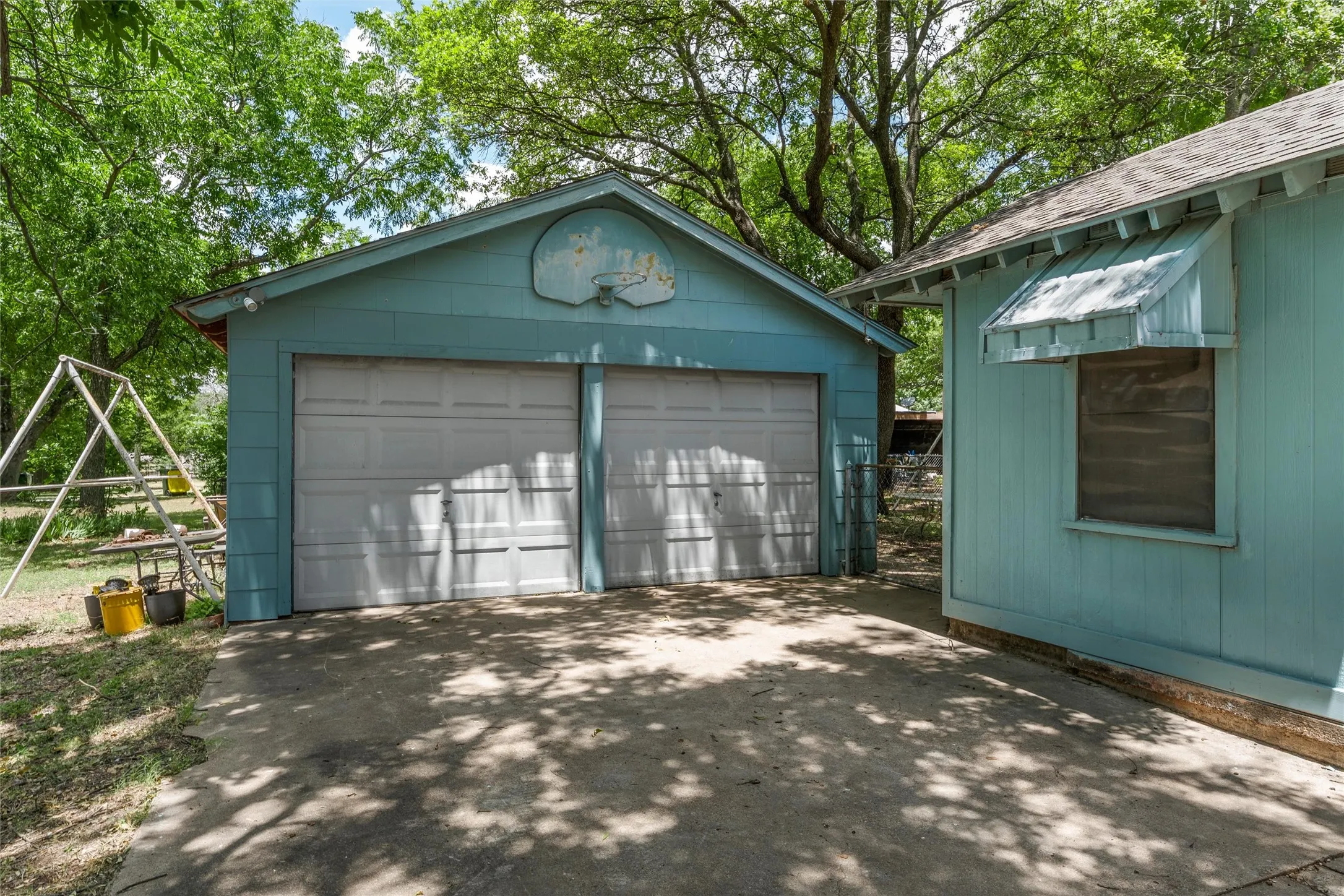 Single Family Residence For Sale in Mc Lennan County , 207 N Marable Street, West, Texas 76691, 3 Bedrooms, 2 Bathrooms, 2 Garage spaces, 1,721 Sqft, built in 1950, Price $239,900, mls#21323400, Real Estate Agent in West, Homes For Sale in Mc Lennan county, Homes For Sale in West, Realtor in West Texas, Real Estate Brokerage Independent Realty Texas, Luminita Cordes Realtor