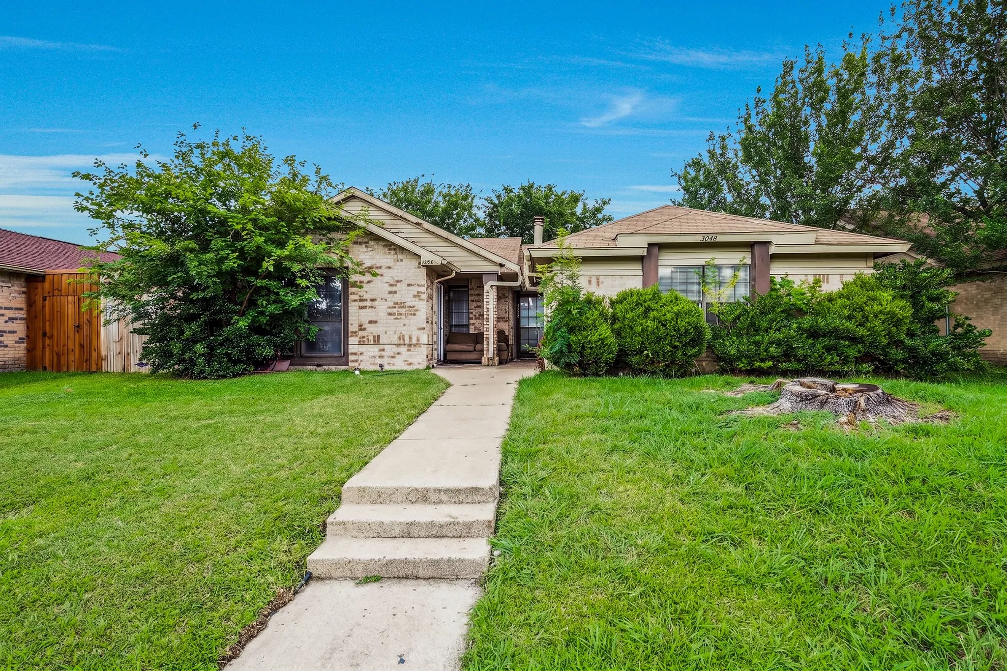 Single Family Residence For Sale in Dallas County , 3048 Navarro Lane, Grand Prairie, Texas 75052, 2 Bedroom, 2 Bathroom, Garage spaces, 1,088 Sqft, built in 1984, mls#21324692, Real Estate Agent in Grand Prairie, Homes For Sale in Dallas county, Homes For Sale in Grand Prairie, Realtor in Grand Prairie Texas, Real Estate Brokerage Independent Realty Texas, Luminita Cordes Realtor