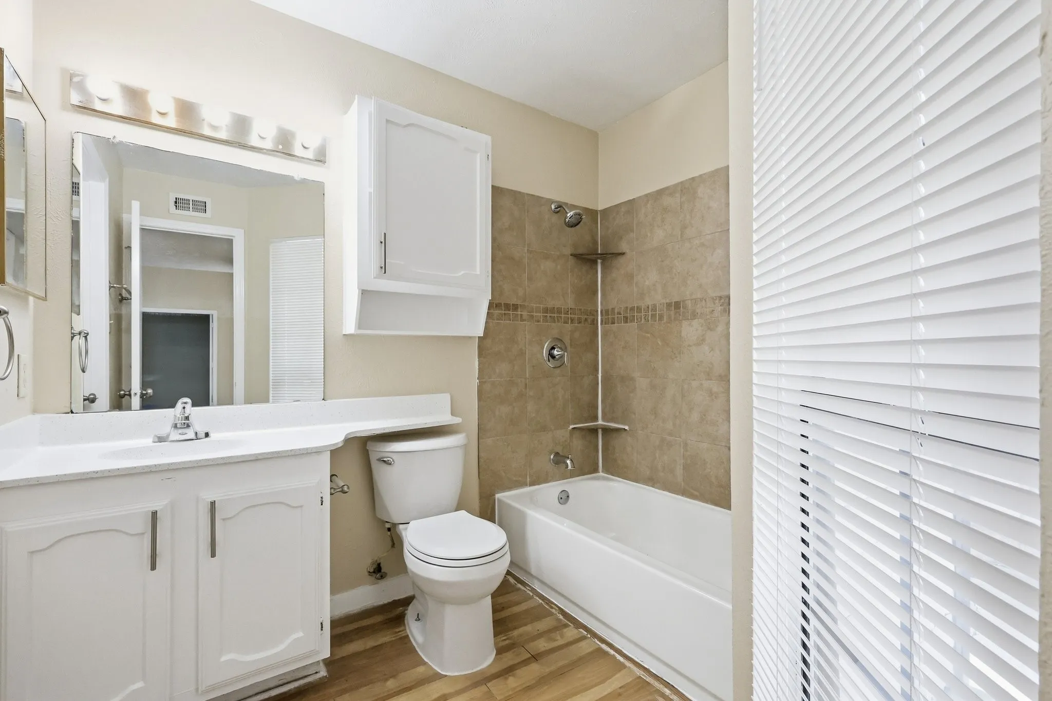 Single Family Residence For Sale in Dallas County , 3048 Navarro Lane, Grand Prairie, Texas 75052, 2 Bedroom, 2 Bathroom, Garage spaces, 1,088 Sqft, built in 1984, mls#21324692, Real Estate Agent in Grand Prairie, Homes For Sale in Dallas county, Homes For Sale in Grand Prairie, Realtor in Grand Prairie Texas, Real Estate Brokerage Independent Realty Texas, Luminita Cordes Realtor