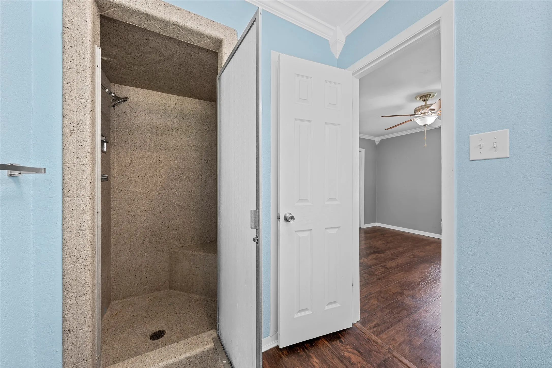 Single Family Residence For Sale in Mc Lennan County , 525 W 7th Street, Crawford, Texas 76638, 4 Bedroom, 2 Bathroom, Garage spaces, 2,264 Sqft, built in 1965, mls#21321860, Real Estate Agent in Crawford, Homes For Sale in Mc Lennan county, Homes For Sale in Crawford, Realtor in Crawford Texas, Real Estate Brokerage Independent Realty Texas, Luminita Cordes Realtor