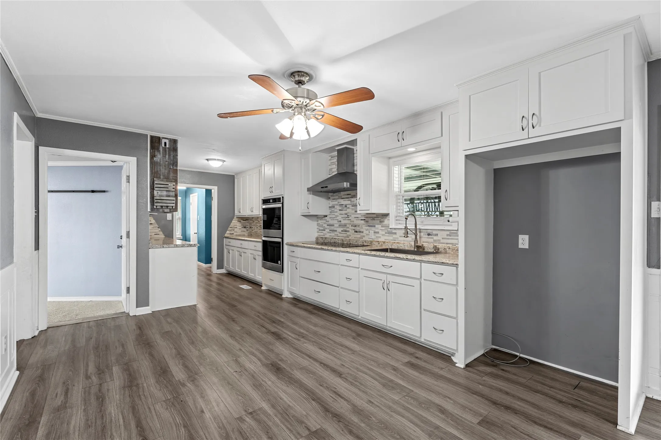 Single Family Residence For Sale in Mc Lennan County , 525 W 7th Street, Crawford, Texas 76638, 4 Bedroom, 2 Bathroom, Garage spaces, 2,264 Sqft, built in 1965, mls#21321860, Real Estate Agent in Crawford, Homes For Sale in Mc Lennan county, Homes For Sale in Crawford, Realtor in Crawford Texas, Real Estate Brokerage Independent Realty Texas, Luminita Cordes Realtor