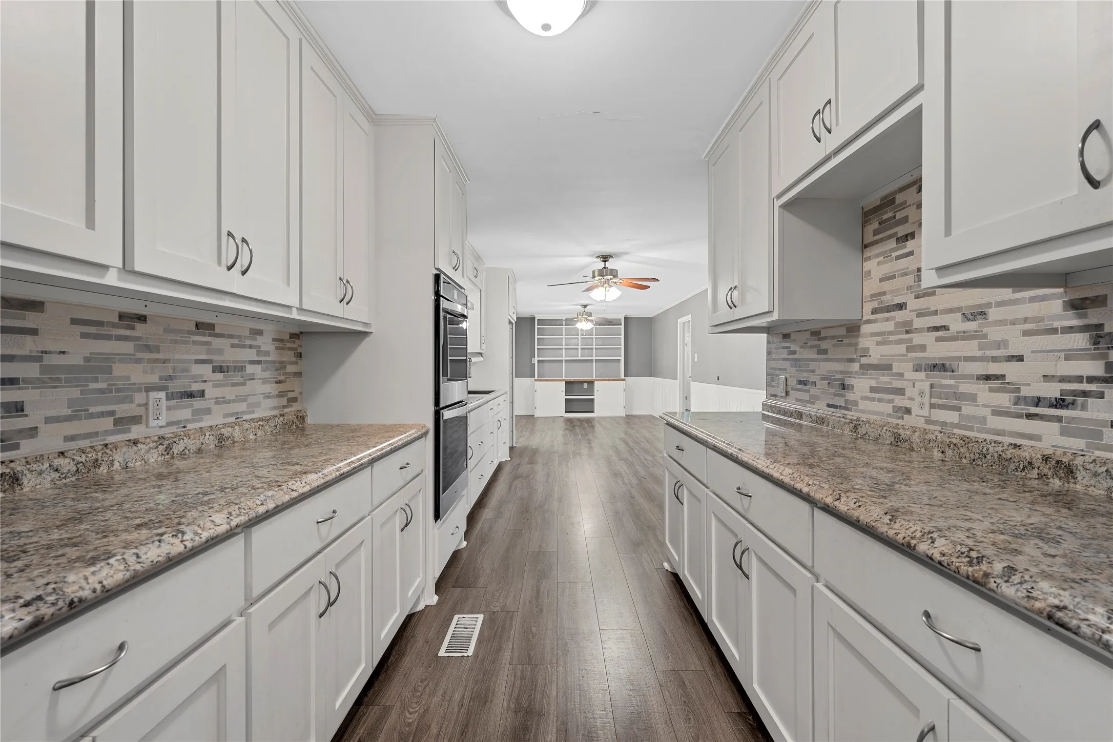 Single Family Residence For Sale in Mc Lennan County , 525 W 7th Street, Crawford, Texas 76638, 4 Bedroom, 2 Bathroom, Garage spaces, 2,264 Sqft, built in 1965, mls#21321860, Real Estate Agent in Crawford, Homes For Sale in Mc Lennan county, Homes For Sale in Crawford, Realtor in Crawford Texas, Real Estate Brokerage Independent Realty Texas, Luminita Cordes Realtor