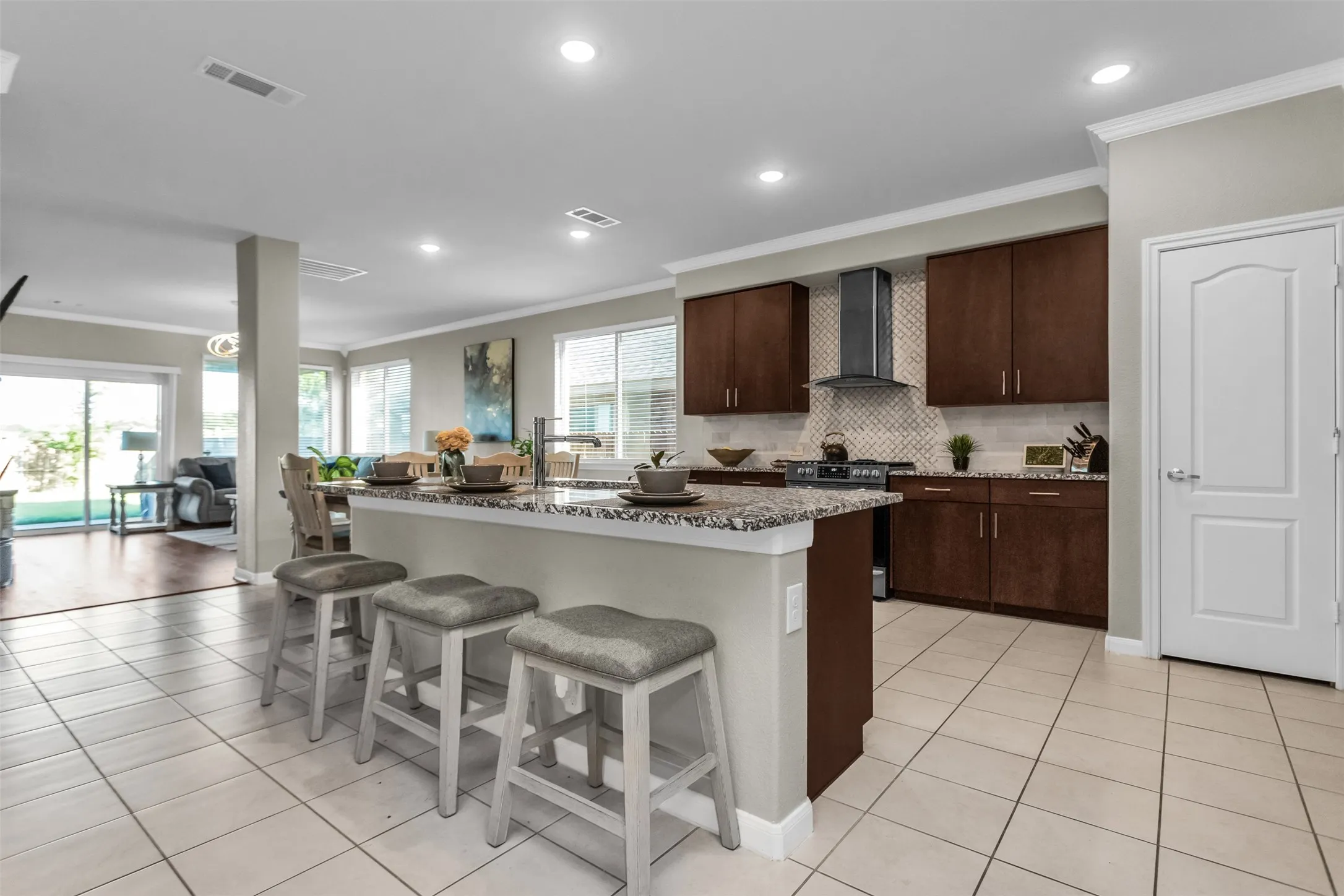 Single Family Residence For Sale in Dallas County , 529 Bermuda Avenue, Lancaster, Texas 75146, 5 Bedroom, 4 Bathroom, 2 Garage spaces, 3,106 Sqft, built in 2022, mls#21305053, Real Estate Agent in Lancaster, Homes For Sale in Dallas county, Homes For Sale in Lancaster, Realtor in Lancaster Texas, Real Estate Brokerage Independent Realty Texas, Luminita Cordes Realtor