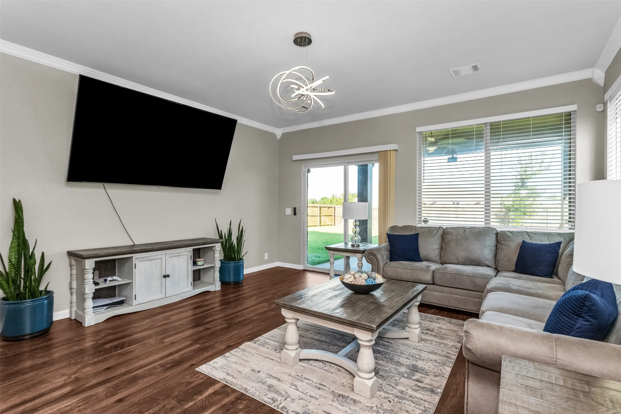 Single Family Residence For Sale in Dallas County , 529 Bermuda Avenue, Lancaster, Texas 75146, 5 Bedroom, 4 Bathroom, 2 Garage spaces, 3,106 Sqft, built in 2022, mls#21305053, Real Estate Agent in Lancaster, Homes For Sale in Dallas county, Homes For Sale in Lancaster, Realtor in Lancaster Texas, Real Estate Brokerage Independent Realty Texas, Luminita Cordes Realtor