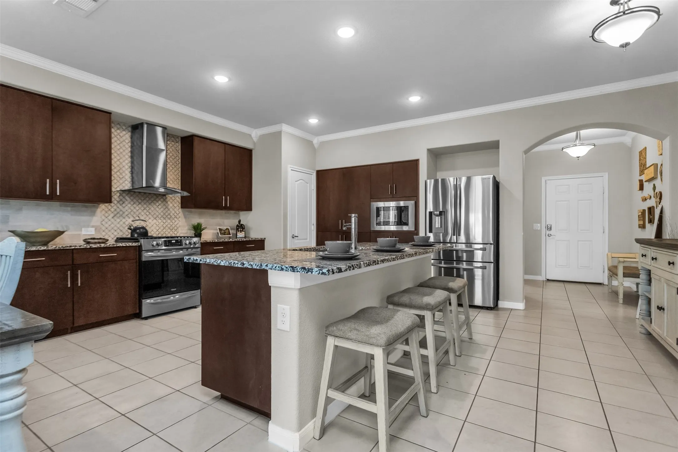 Single Family Residence For Sale in Dallas County , 529 Bermuda Avenue, Lancaster, Texas 75146, 5 Bedroom, 4 Bathroom, 2 Garage spaces, 3,106 Sqft, built in 2022, mls#21305053, Real Estate Agent in Lancaster, Homes For Sale in Dallas county, Homes For Sale in Lancaster, Realtor in Lancaster Texas, Real Estate Brokerage Independent Realty Texas, Luminita Cordes Realtor