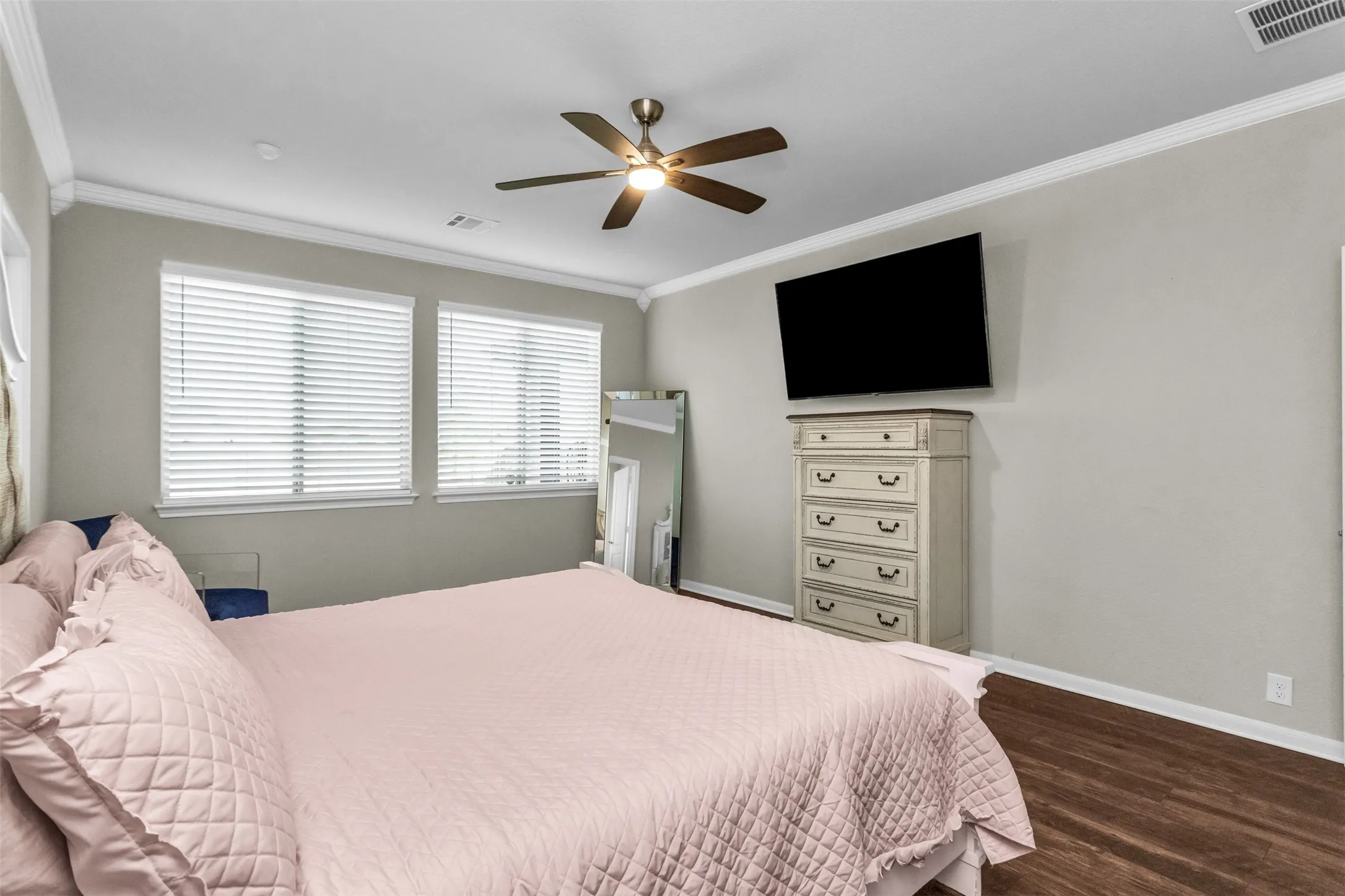 Single Family Residence For Sale in Dallas County , 529 Bermuda Avenue, Lancaster, Texas 75146, 5 Bedroom, 4 Bathroom, 2 Garage spaces, 3,106 Sqft, built in 2022, mls#21305053, Real Estate Agent in Lancaster, Homes For Sale in Dallas county, Homes For Sale in Lancaster, Realtor in Lancaster Texas, Real Estate Brokerage Independent Realty Texas, Luminita Cordes Realtor