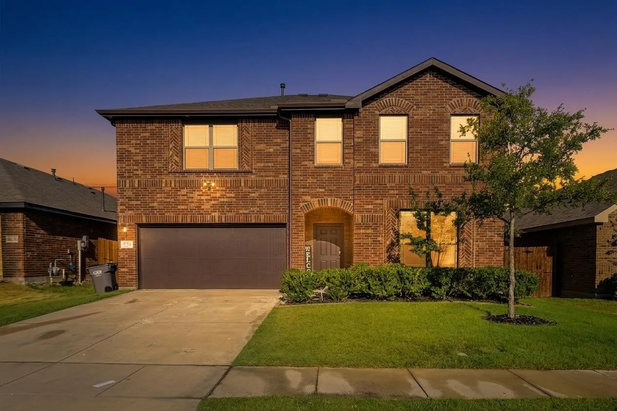 Single Family Residence For Sale in Dallas County , 529 Bermuda Avenue, Lancaster, Texas 75146, 5 Bedroom, 4 Bathroom, 2 Garage spaces, 3,106 Sqft, built in 2022, mls#21305053, Real Estate Agent in Lancaster, Homes For Sale in Dallas county, Homes For Sale in Lancaster, Realtor in Lancaster Texas, Real Estate Brokerage Independent Realty Texas, Luminita Cordes Realtor
