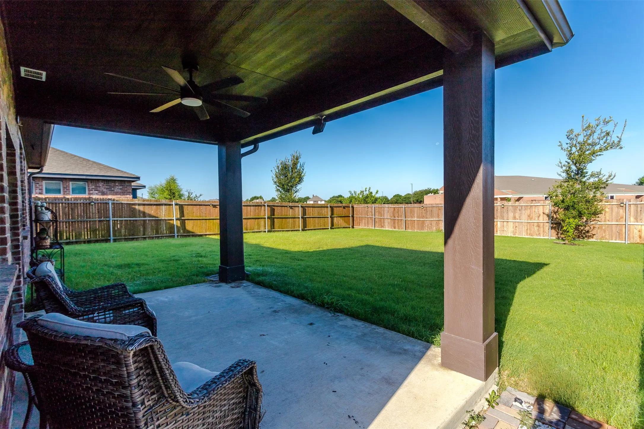 Single Family Residence For Sale in Dallas County , 529 Bermuda Avenue, Lancaster, Texas 75146, 5 Bedroom, 4 Bathroom, 2 Garage spaces, 3,106 Sqft, built in 2022, mls#21305053, Real Estate Agent in Lancaster, Homes For Sale in Dallas county, Homes For Sale in Lancaster, Realtor in Lancaster Texas, Real Estate Brokerage Independent Realty Texas, Luminita Cordes Realtor