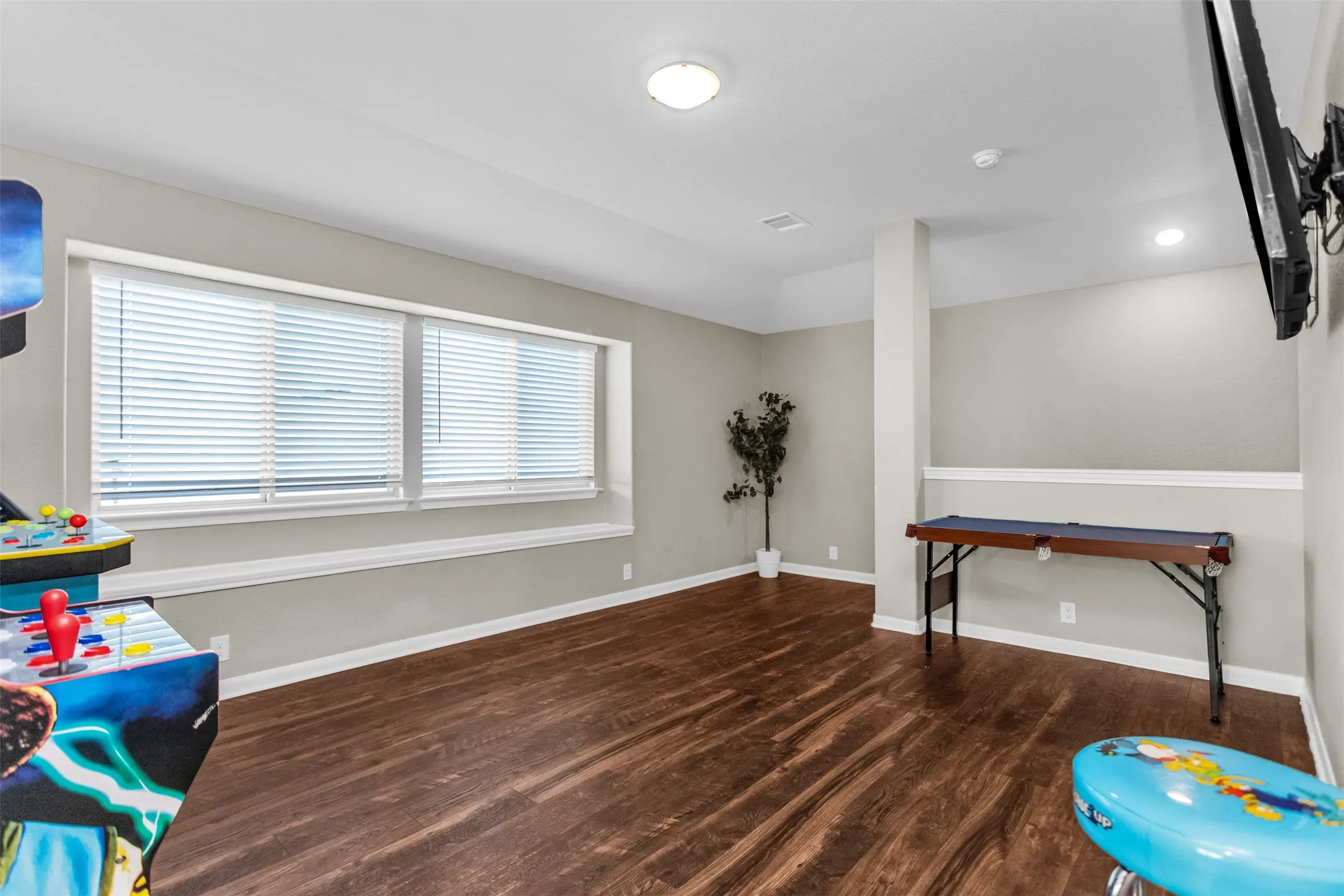 Single Family Residence For Sale in Dallas County , 529 Bermuda Avenue, Lancaster, Texas 75146, 5 Bedroom, 4 Bathroom, 2 Garage spaces, 3,106 Sqft, built in 2022, mls#21305053, Real Estate Agent in Lancaster, Homes For Sale in Dallas county, Homes For Sale in Lancaster, Realtor in Lancaster Texas, Real Estate Brokerage Independent Realty Texas, Luminita Cordes Realtor